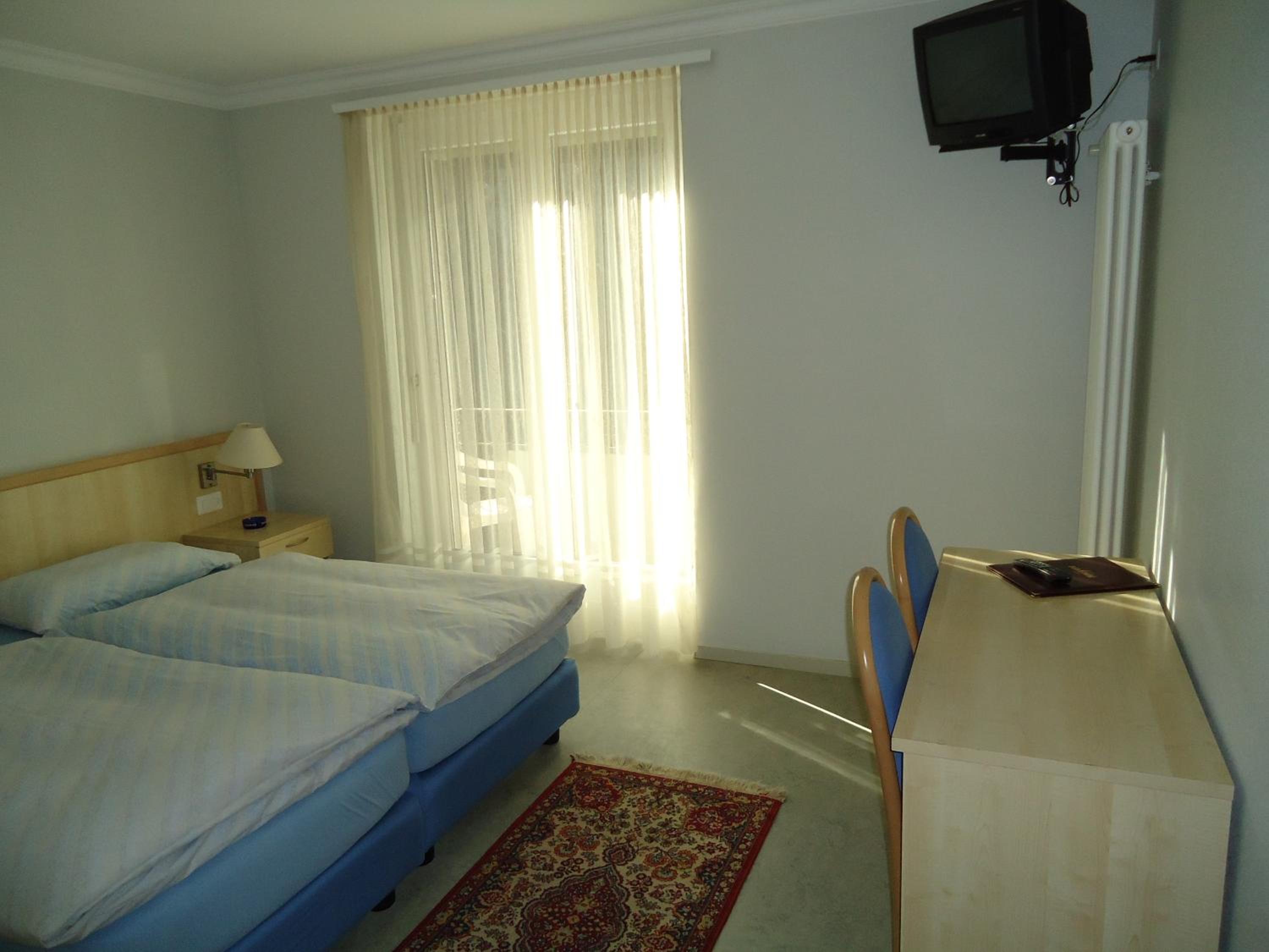 Double Room - Photo 6
