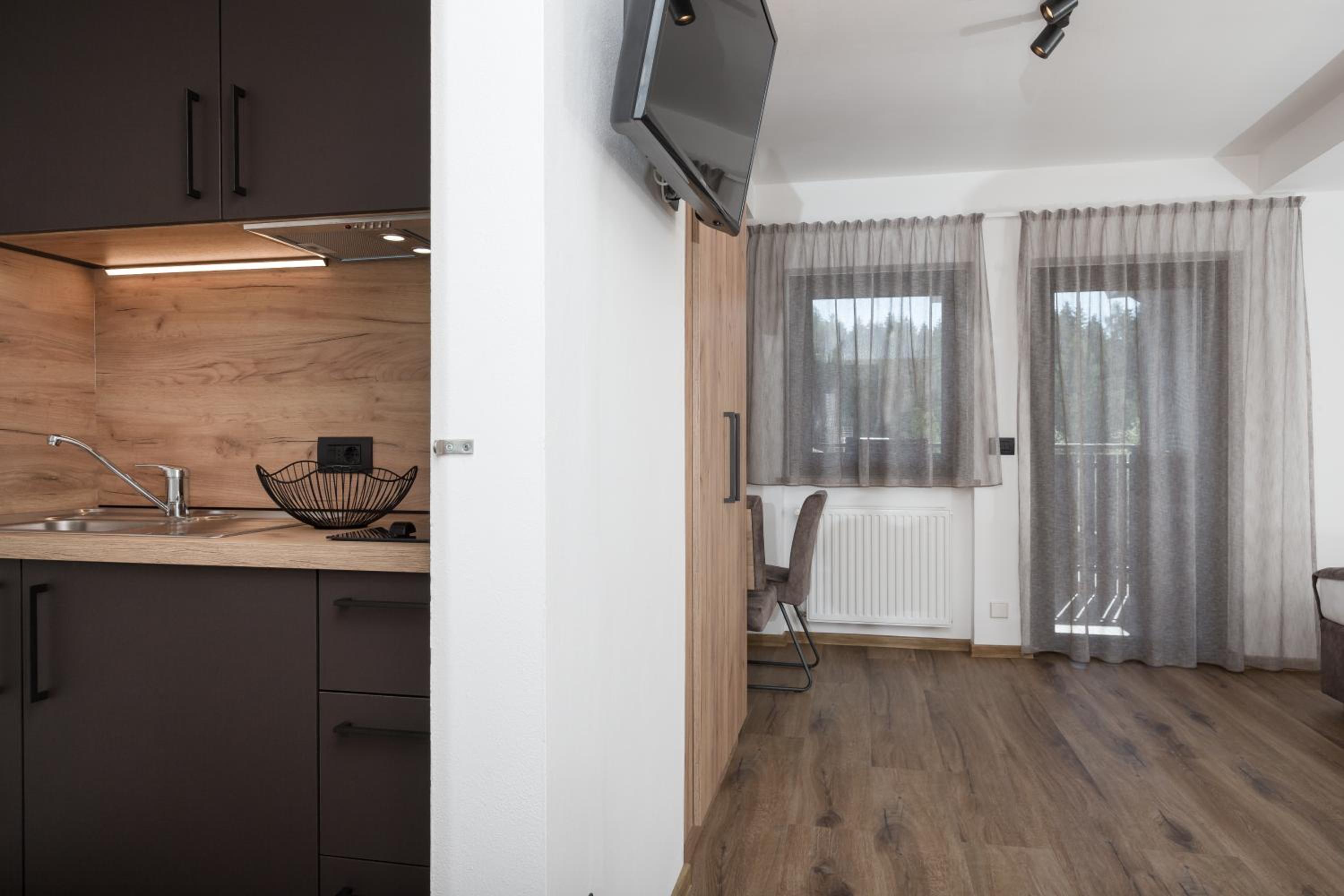 Studio Apartment - Photo 11