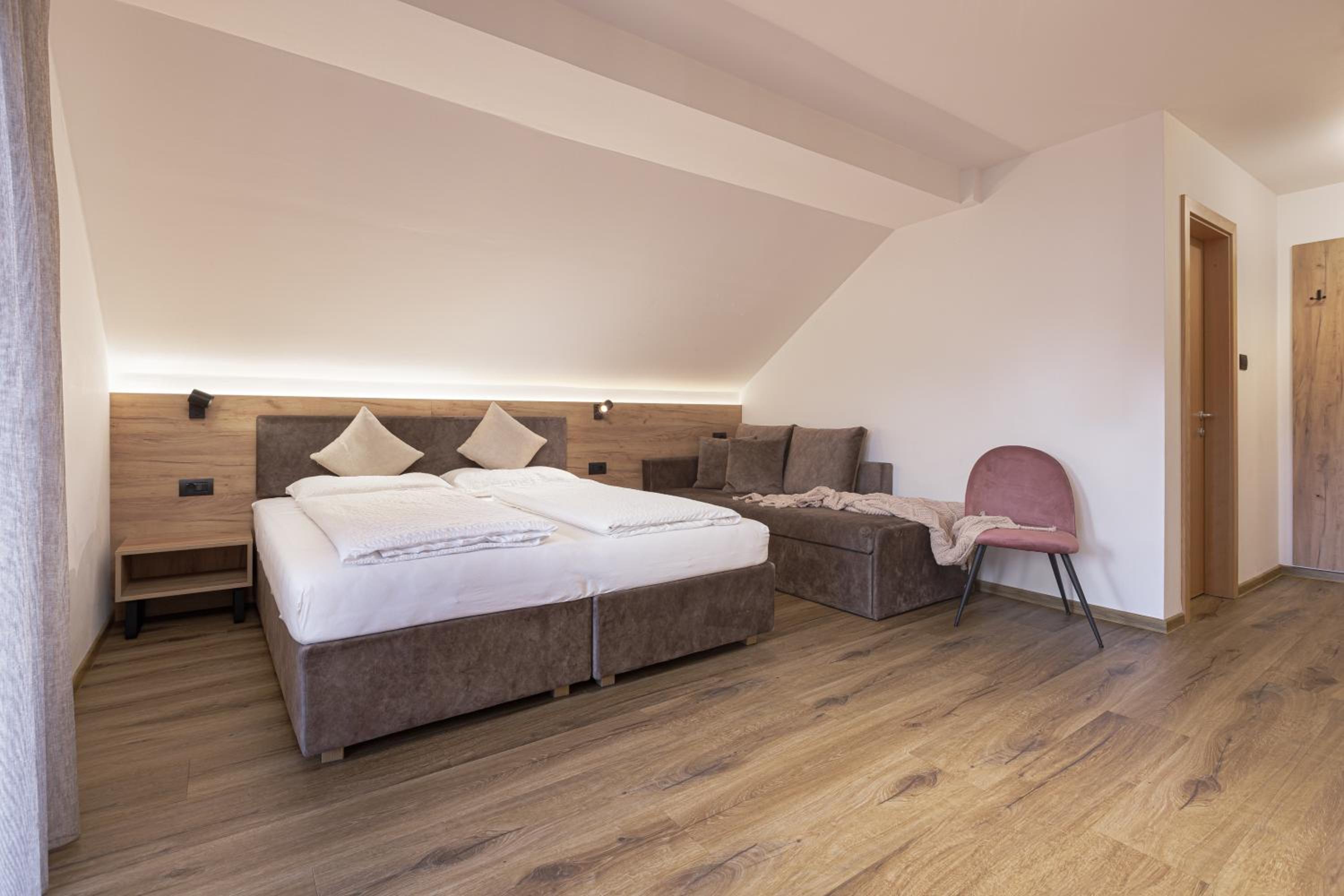 Studio Apartment - Photo 10