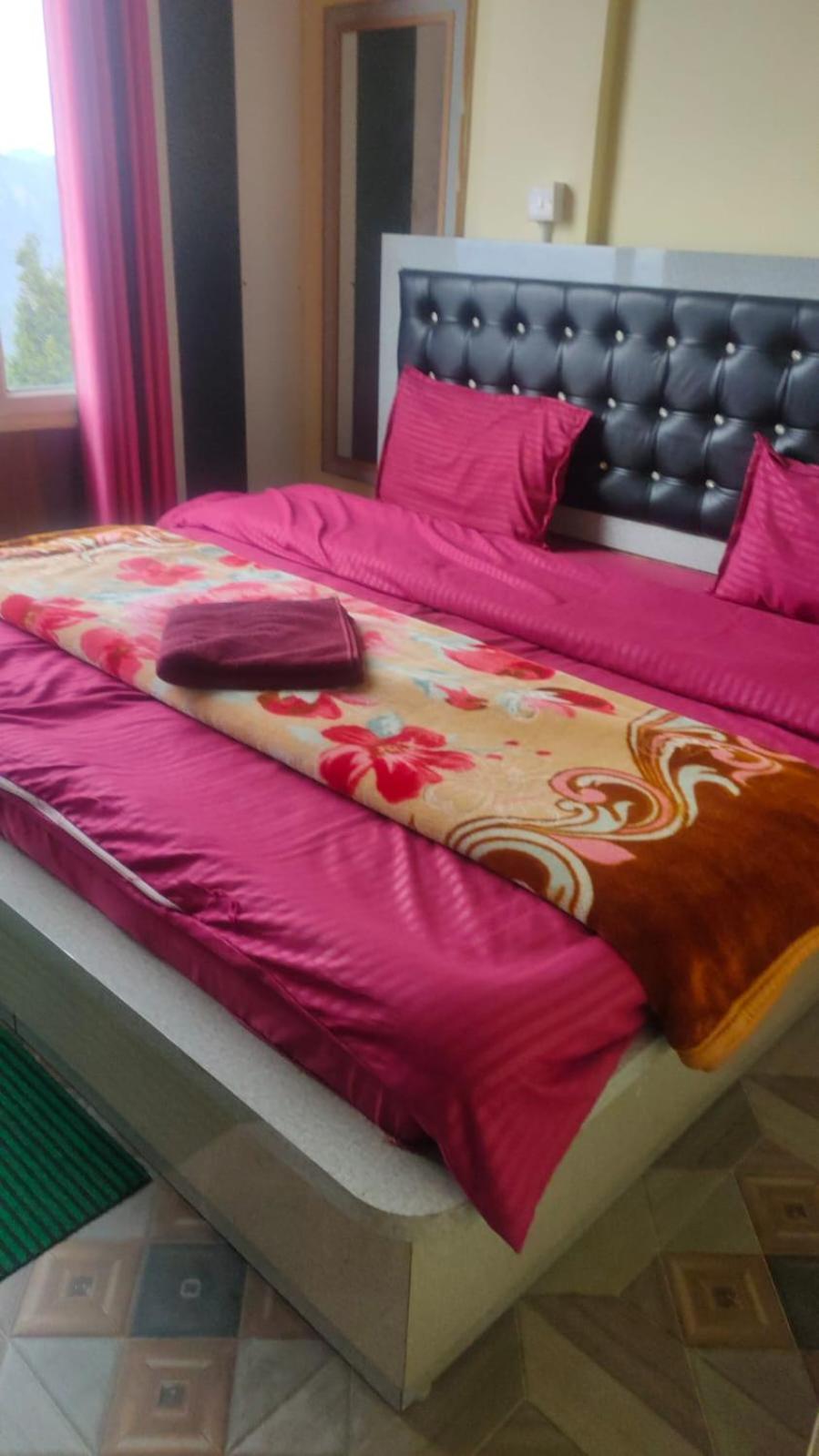 Double Room with Mountain View - Photo 5