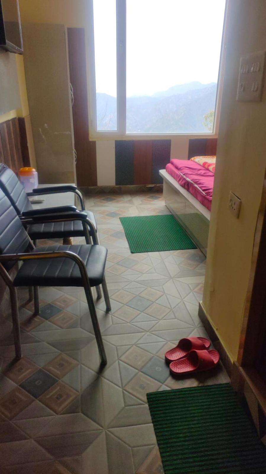 Double Room with Mountain View - Photo 3