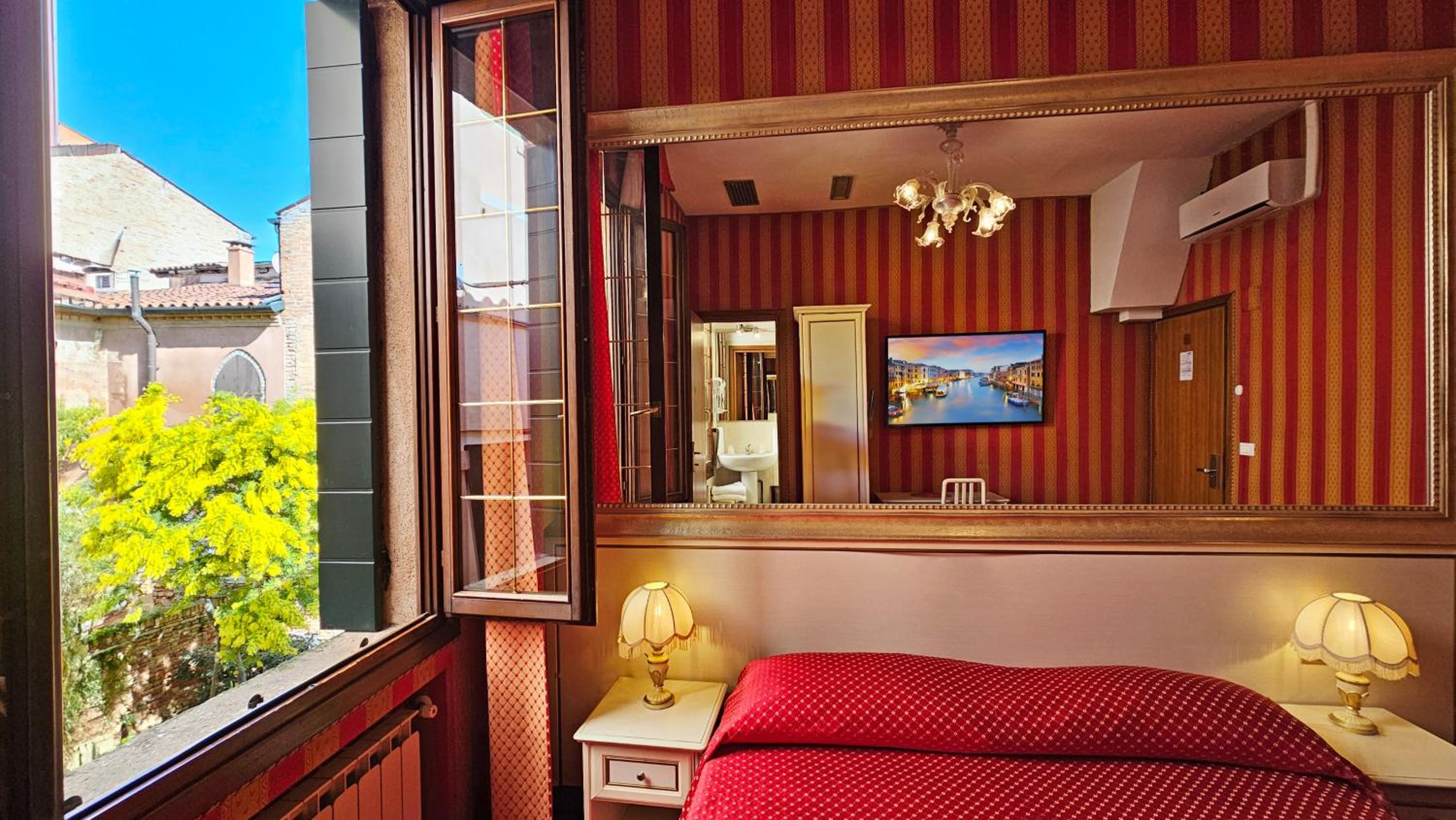 Superior Double or Twin Room with Garden View photo 1