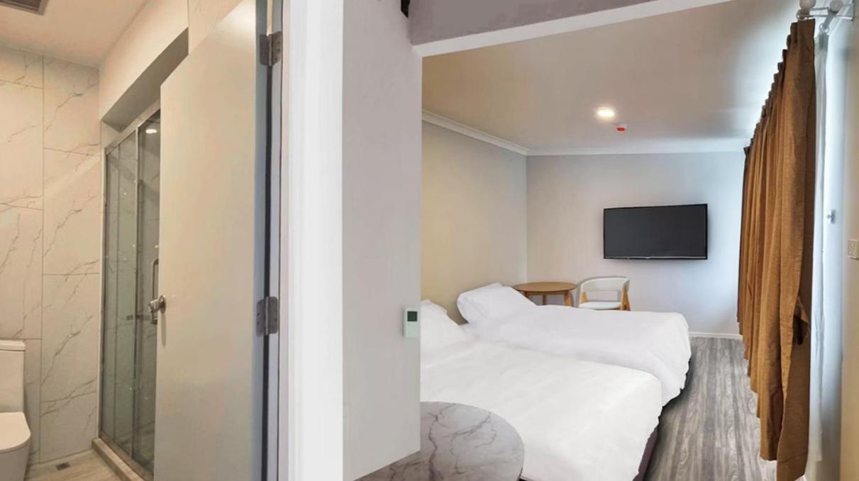 Twin Room - Photo 1