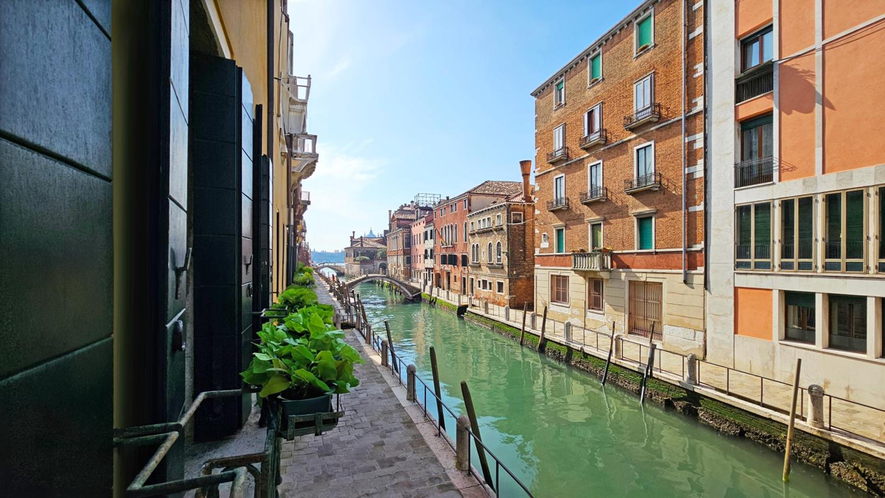 Deluxe Triple Room with Canal View photo 2
