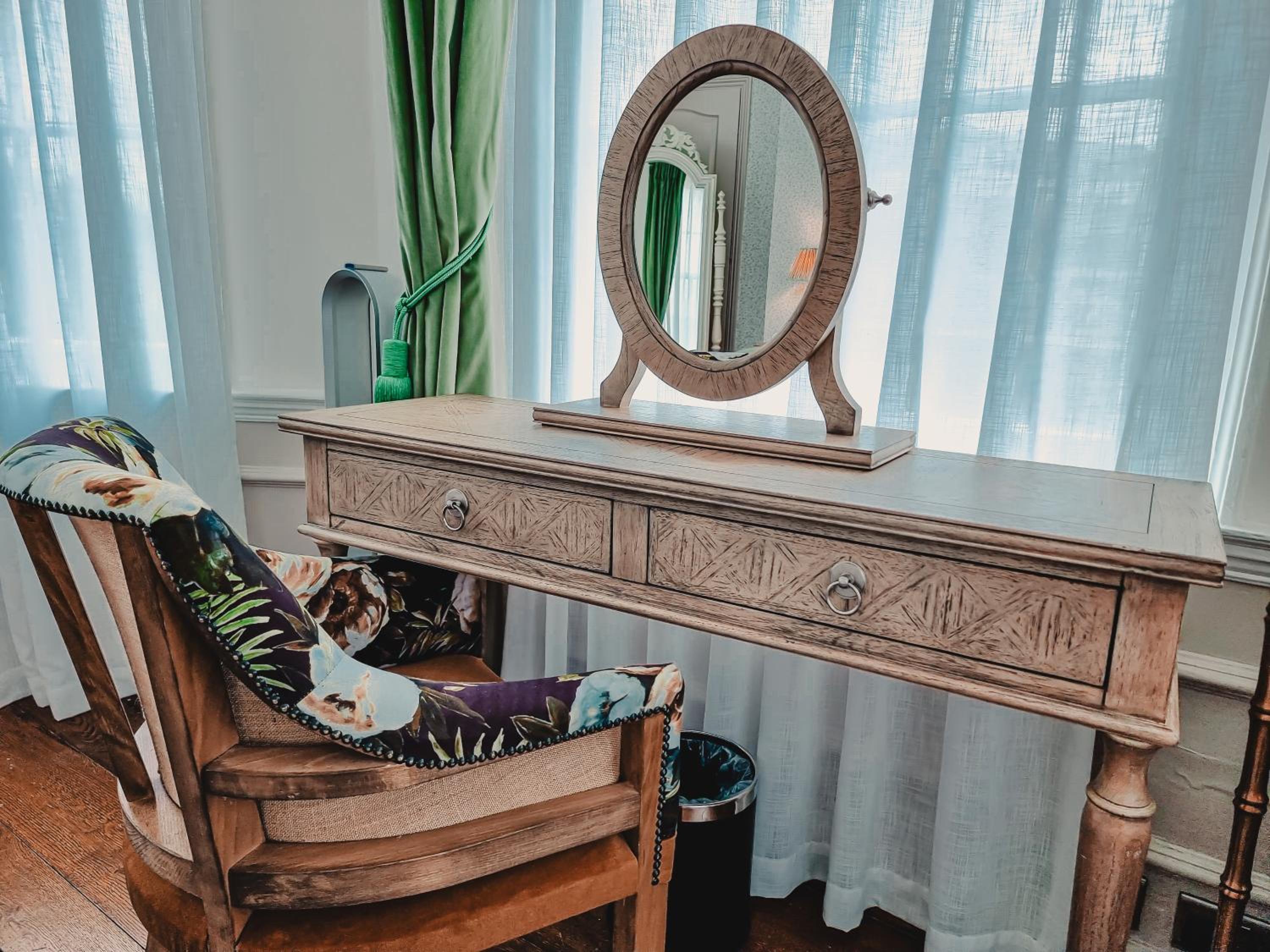Superior King Room photo 2