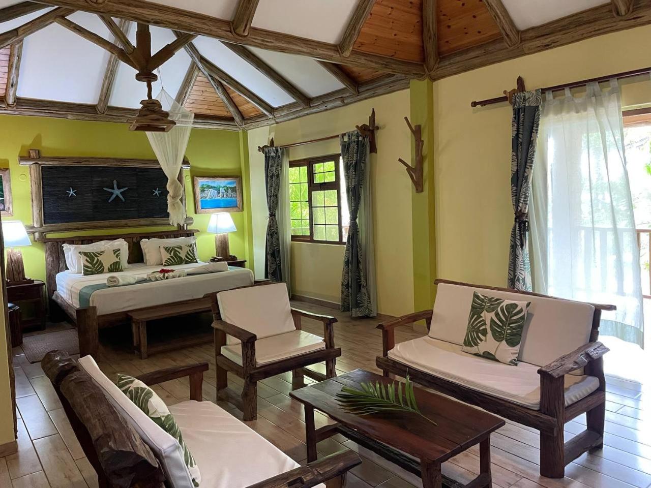 Deluxe Villa photo 2