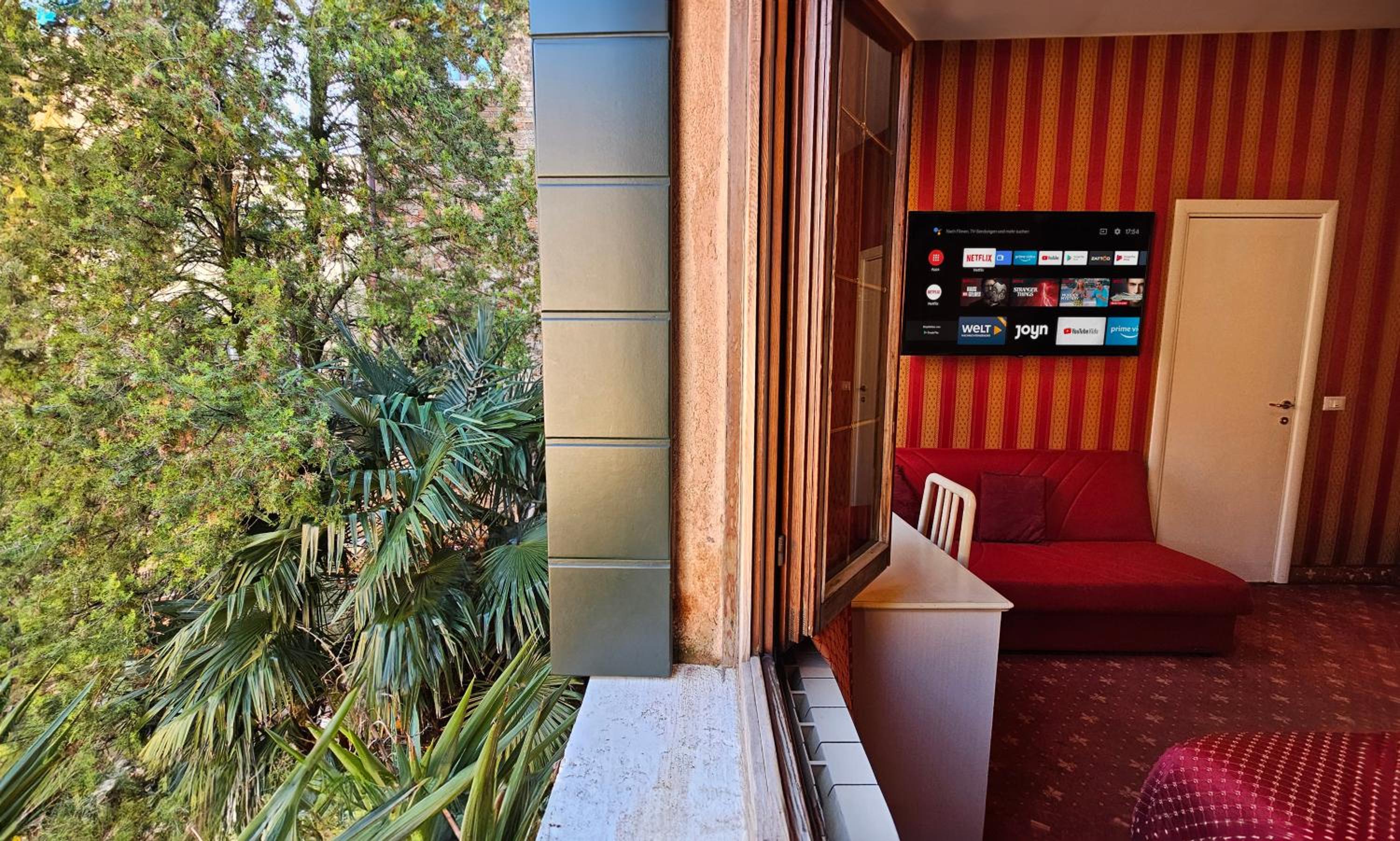 Deluxe Quadruple Room with Garden View photo 3