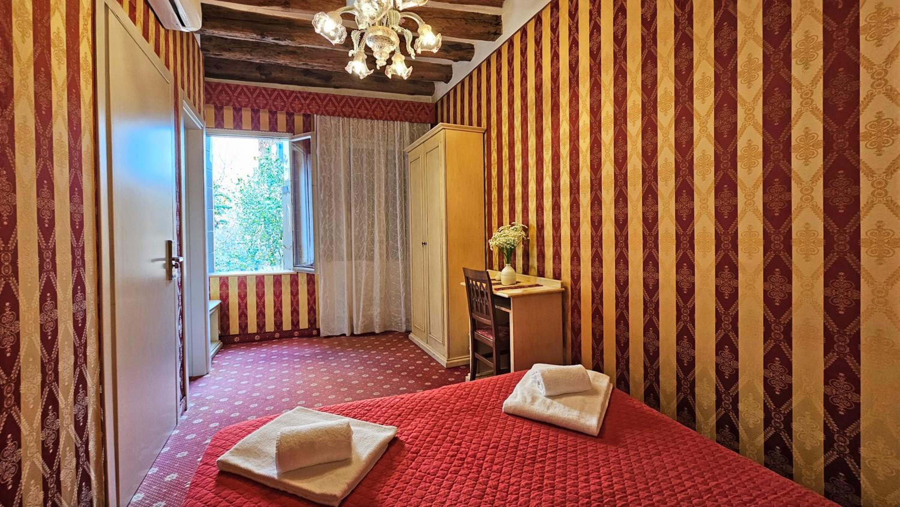 Deluxe Double/Twin Room with Garden View photo 1