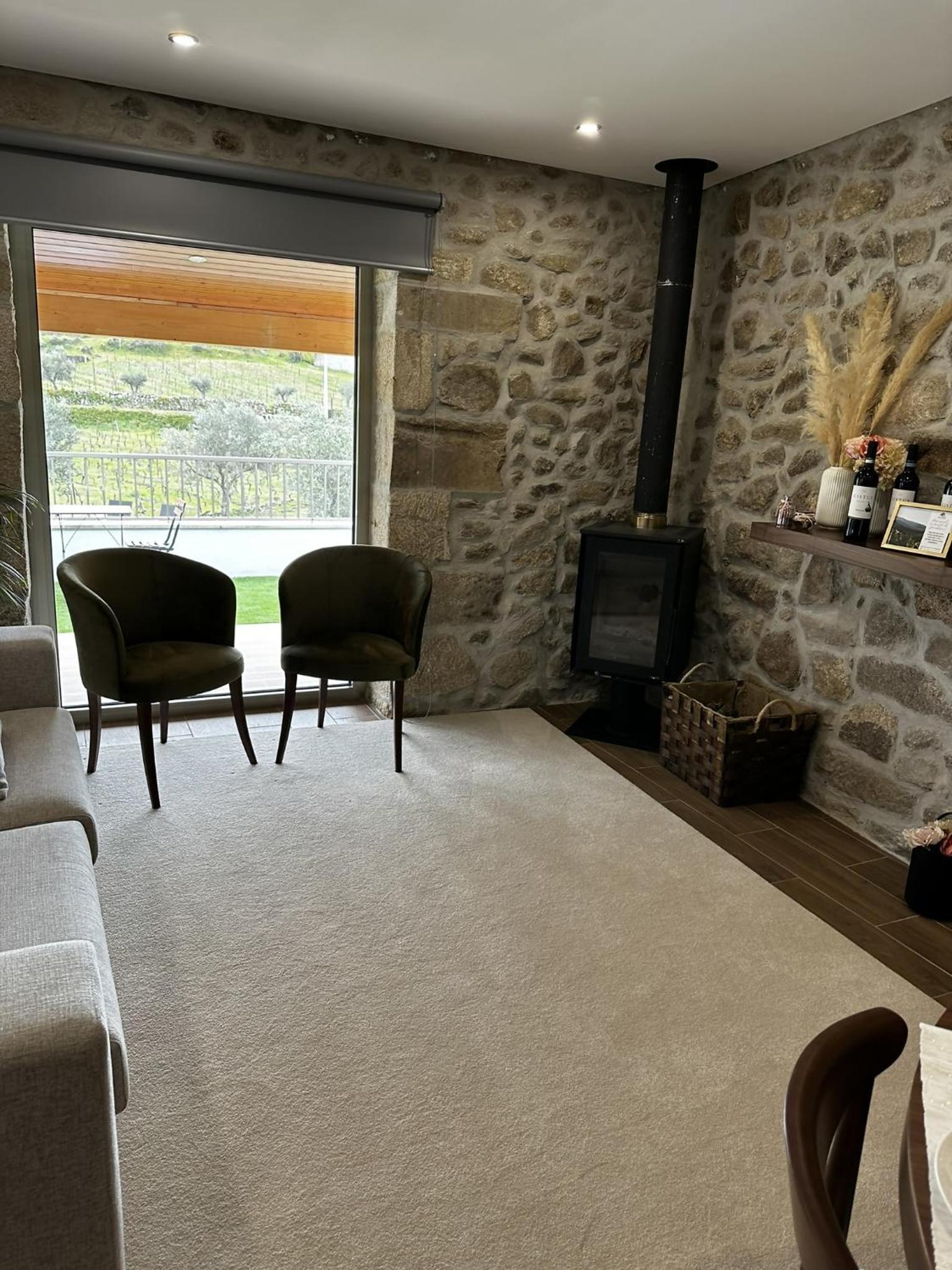 Two-Bedroom House - Photo 3