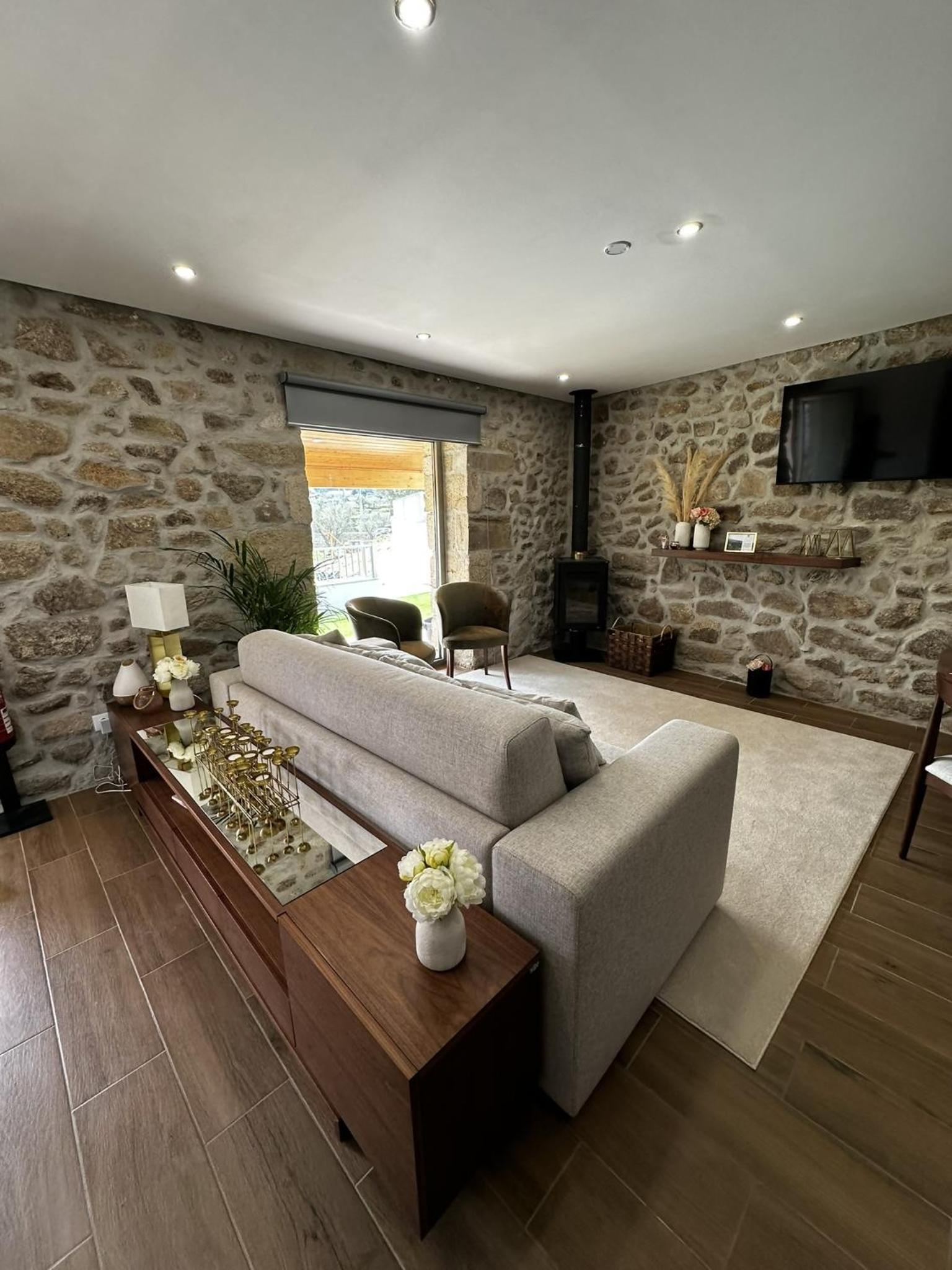 Two-Bedroom House - Photo 5