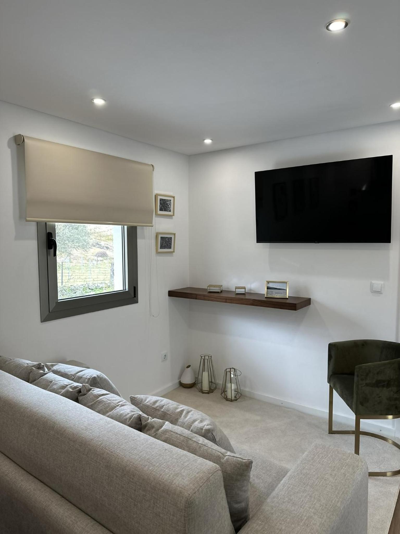 Two-Bedroom Townhouse - Photo 3