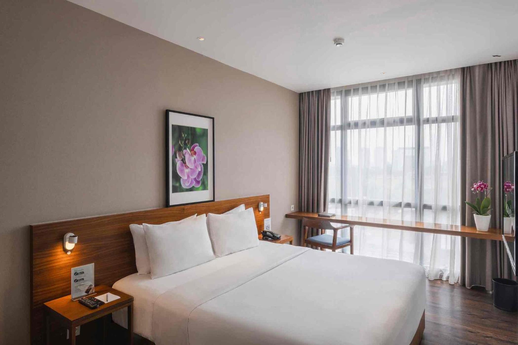 Deluxe Queen Room