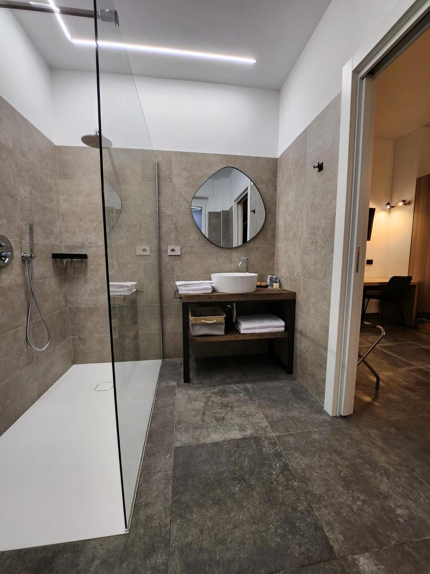 Double Room with Private Bathroom photo 2