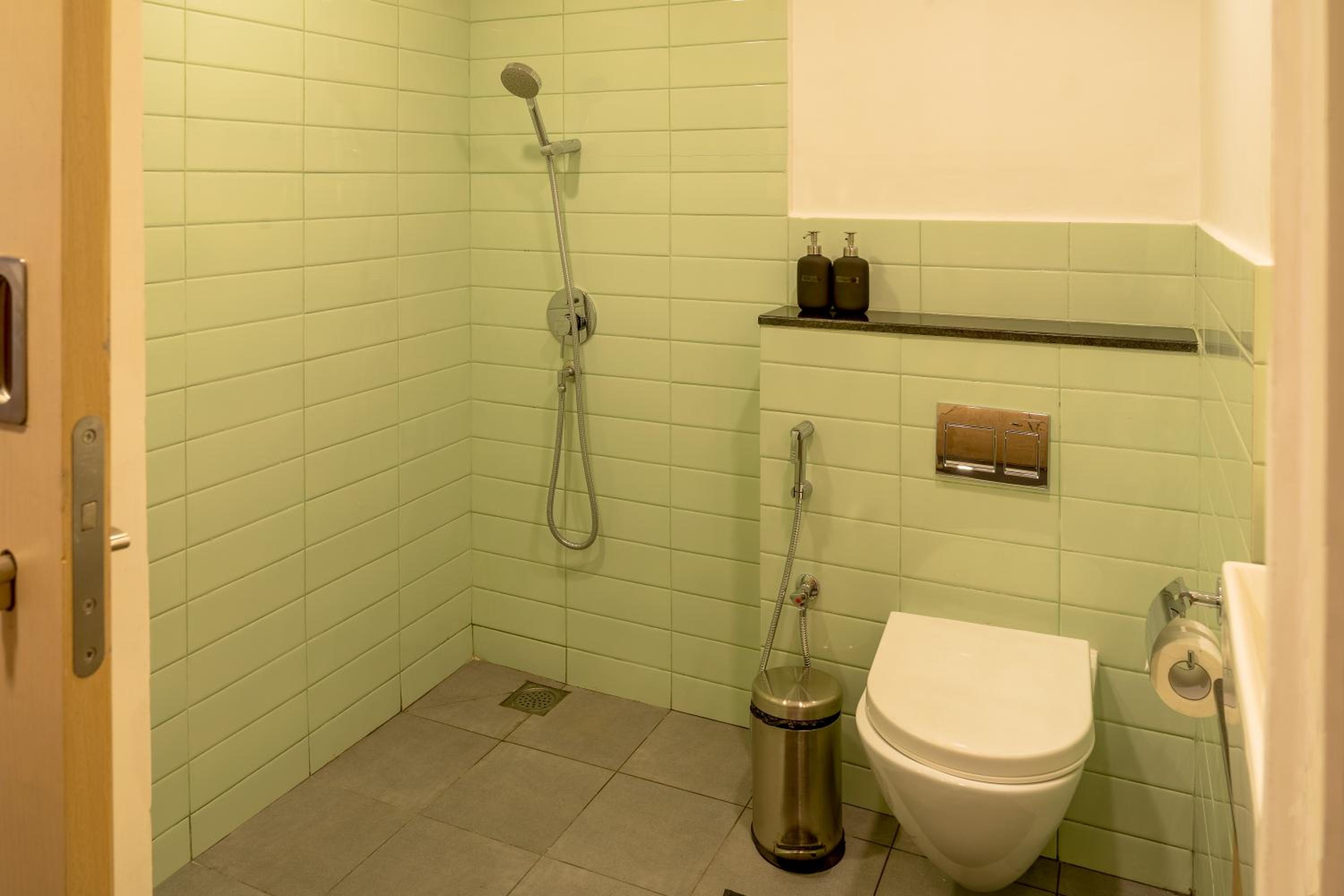Suite - Photo 12