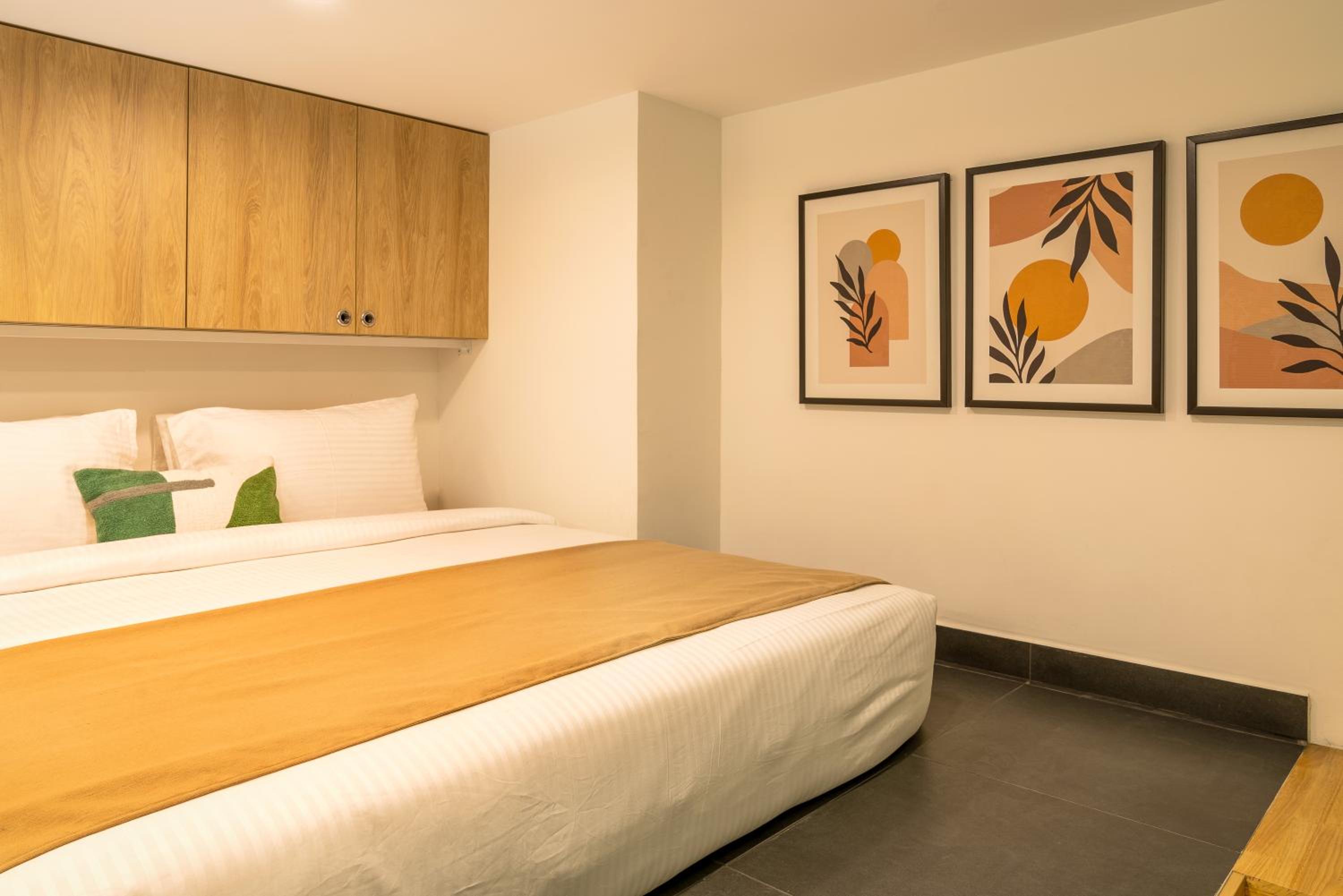 Suite - Photo 2