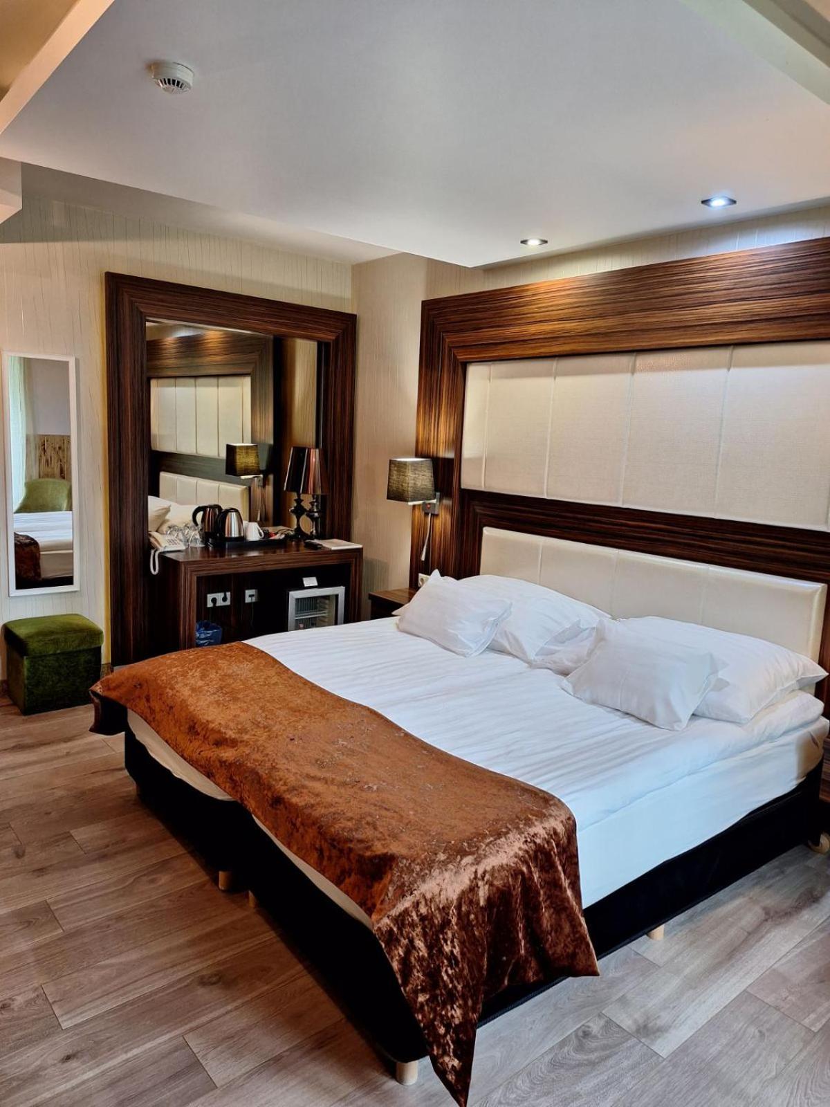 Standard Twin Room with balcony - Photo 6