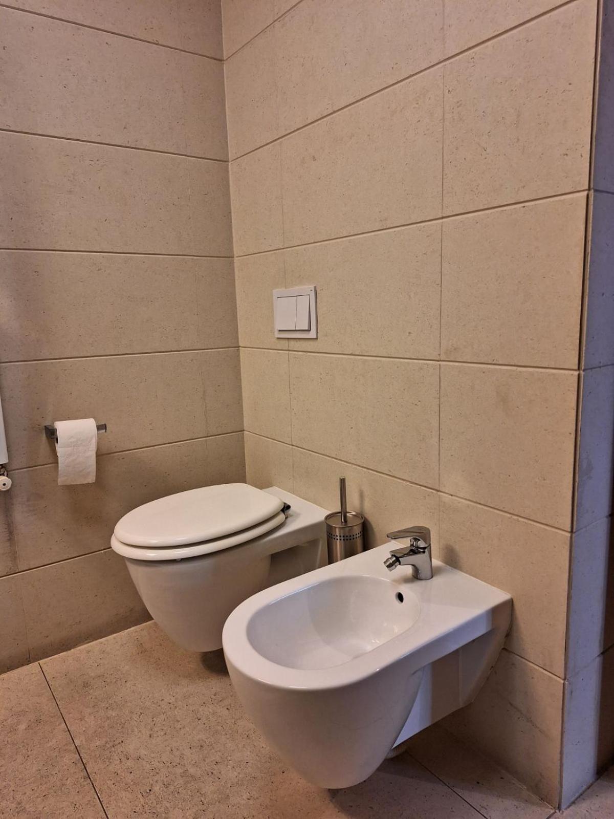 Standard Twin Room with balcony - Photo 4