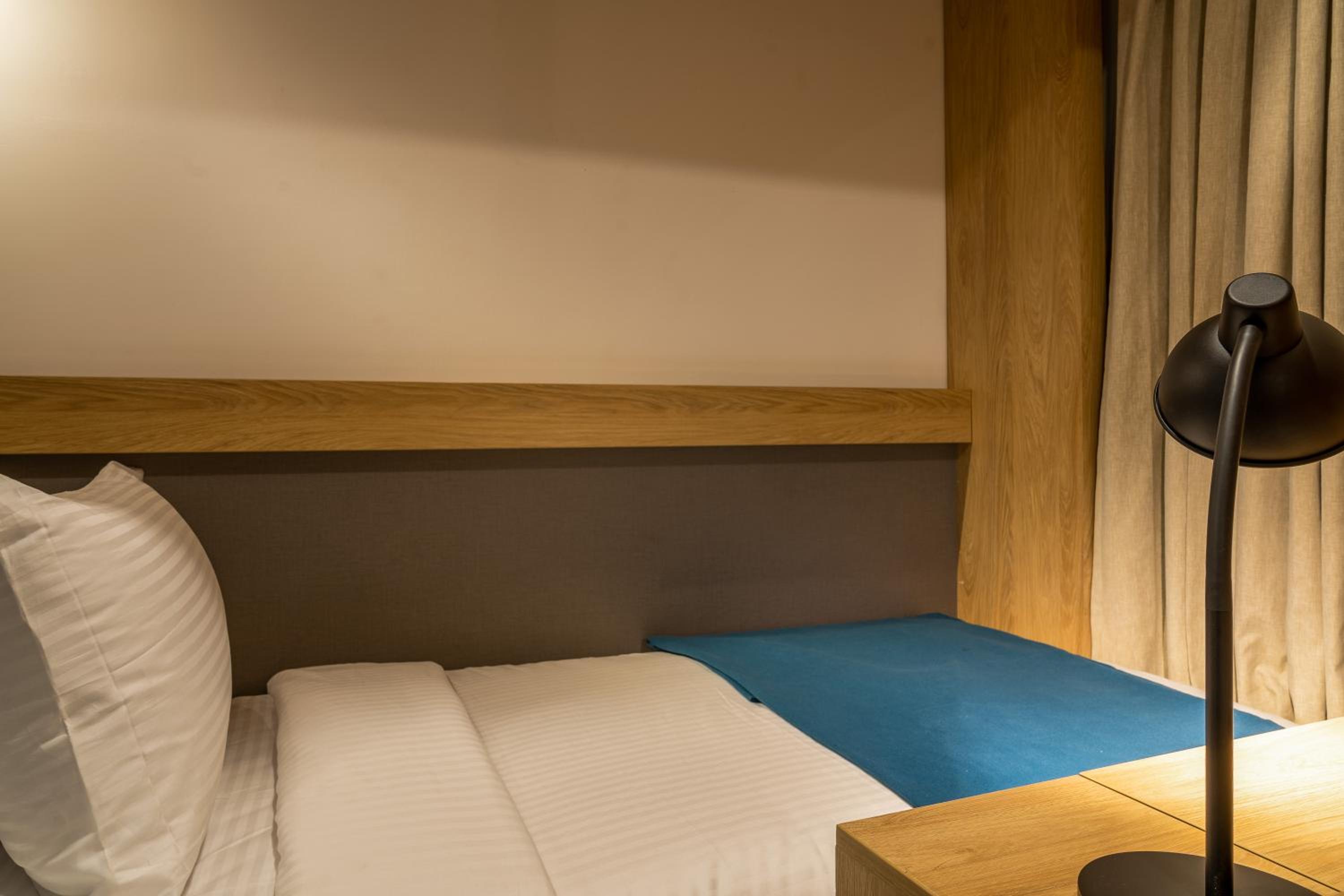 Deluxe Twin Room - Photo 6