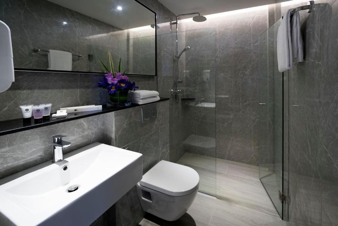Standard Double Room (No Windows) photo 2