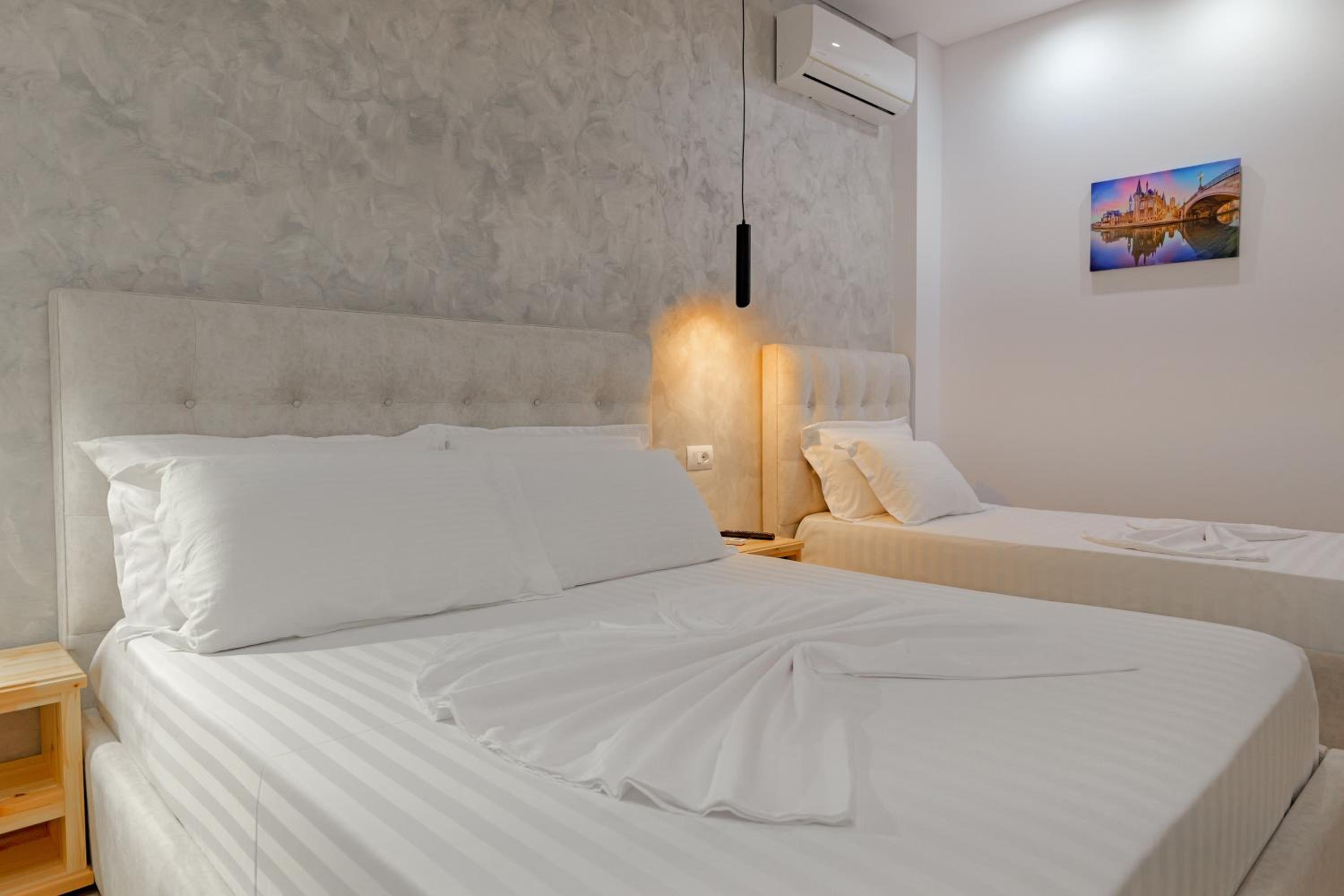 Deluxe Triple Room photo 2