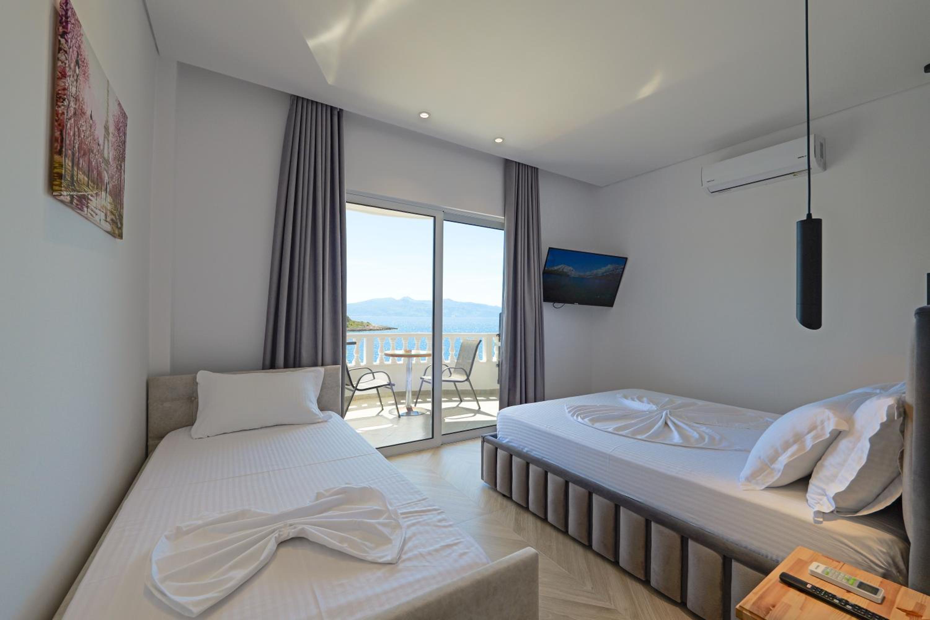 Deluxe Triple Room with Sea View