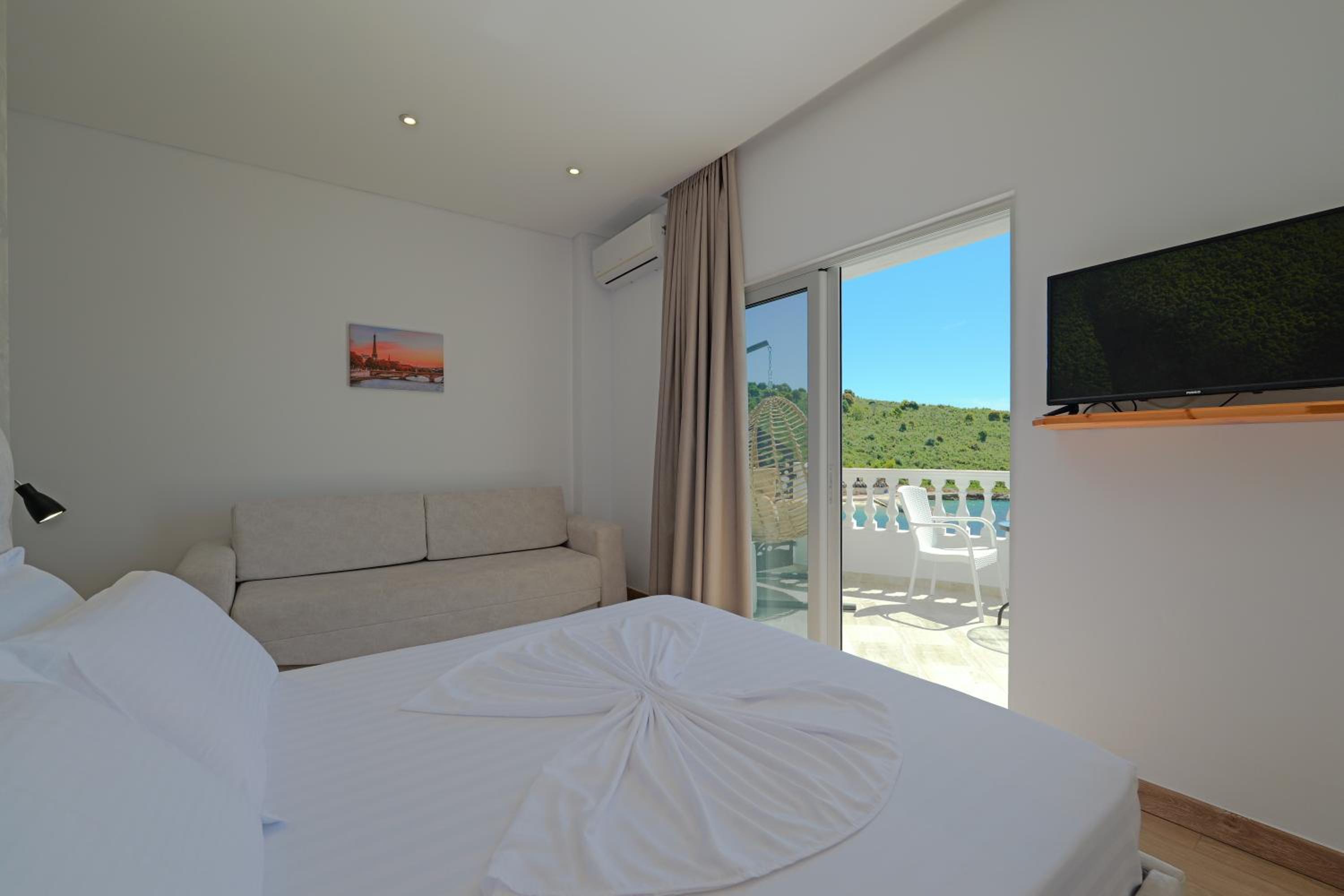 Superior Triple Room with Sea View photo 2