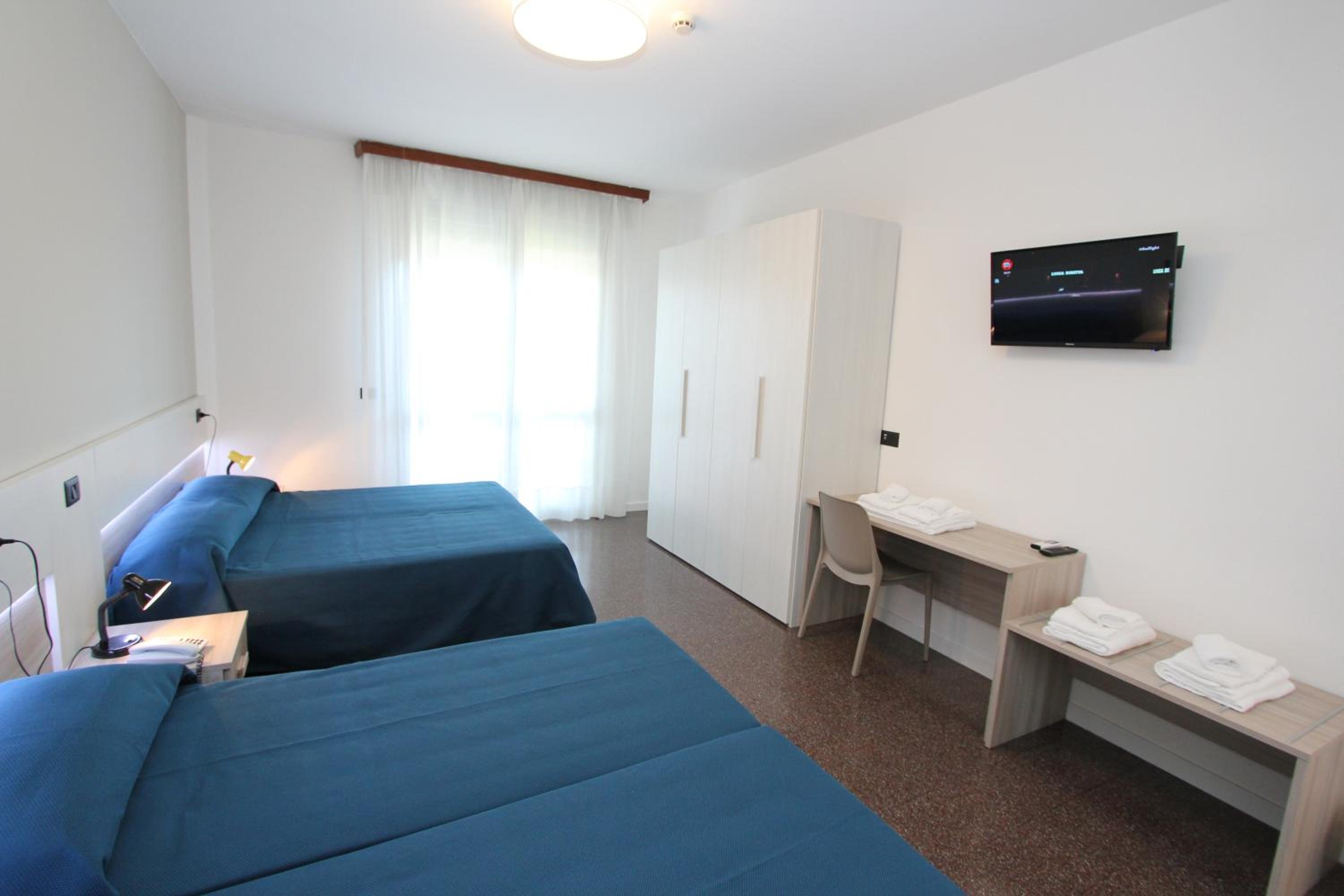 Superior Quadruple Room photo 2