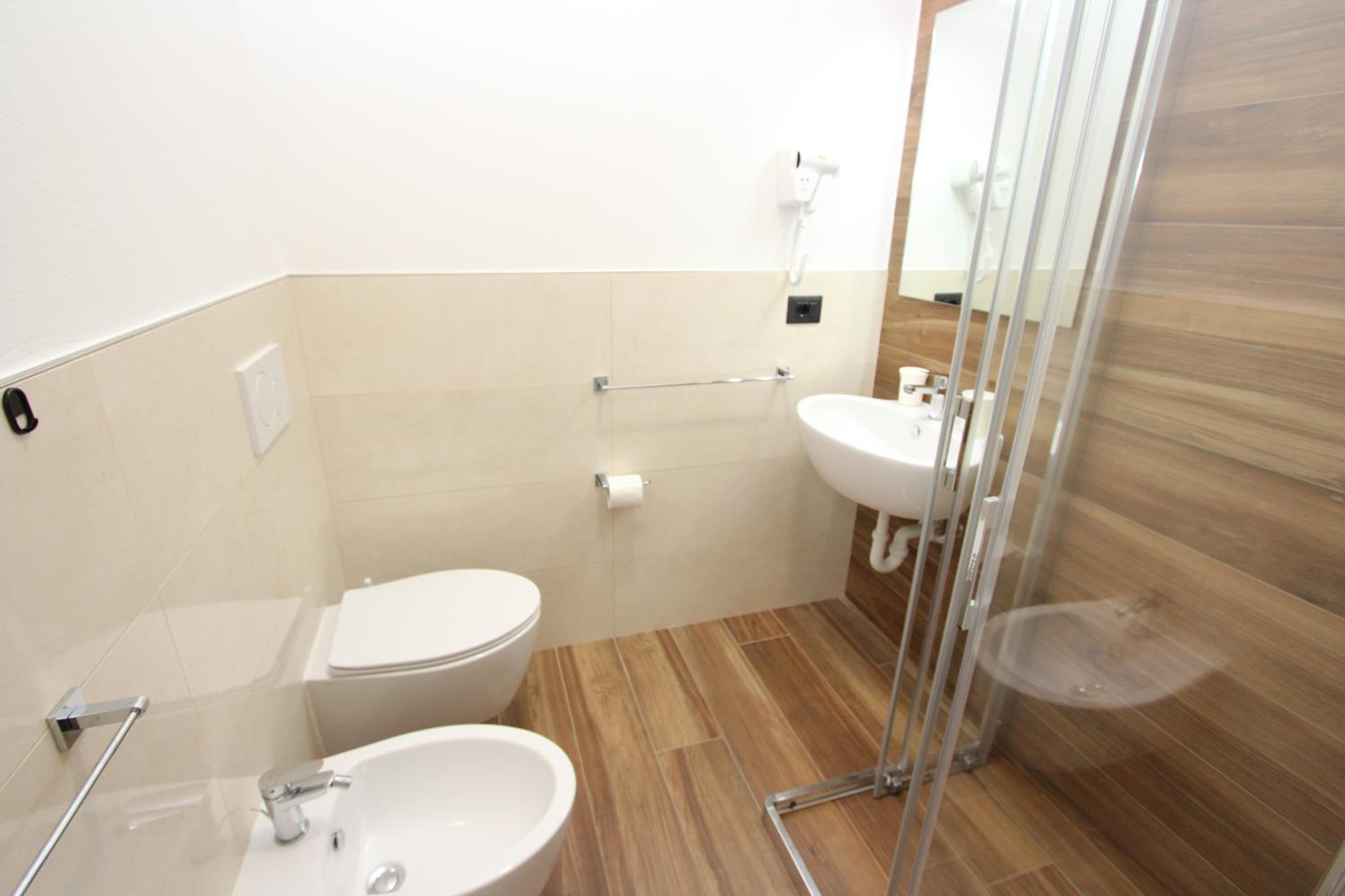 Superior Quadruple Room photo 3
