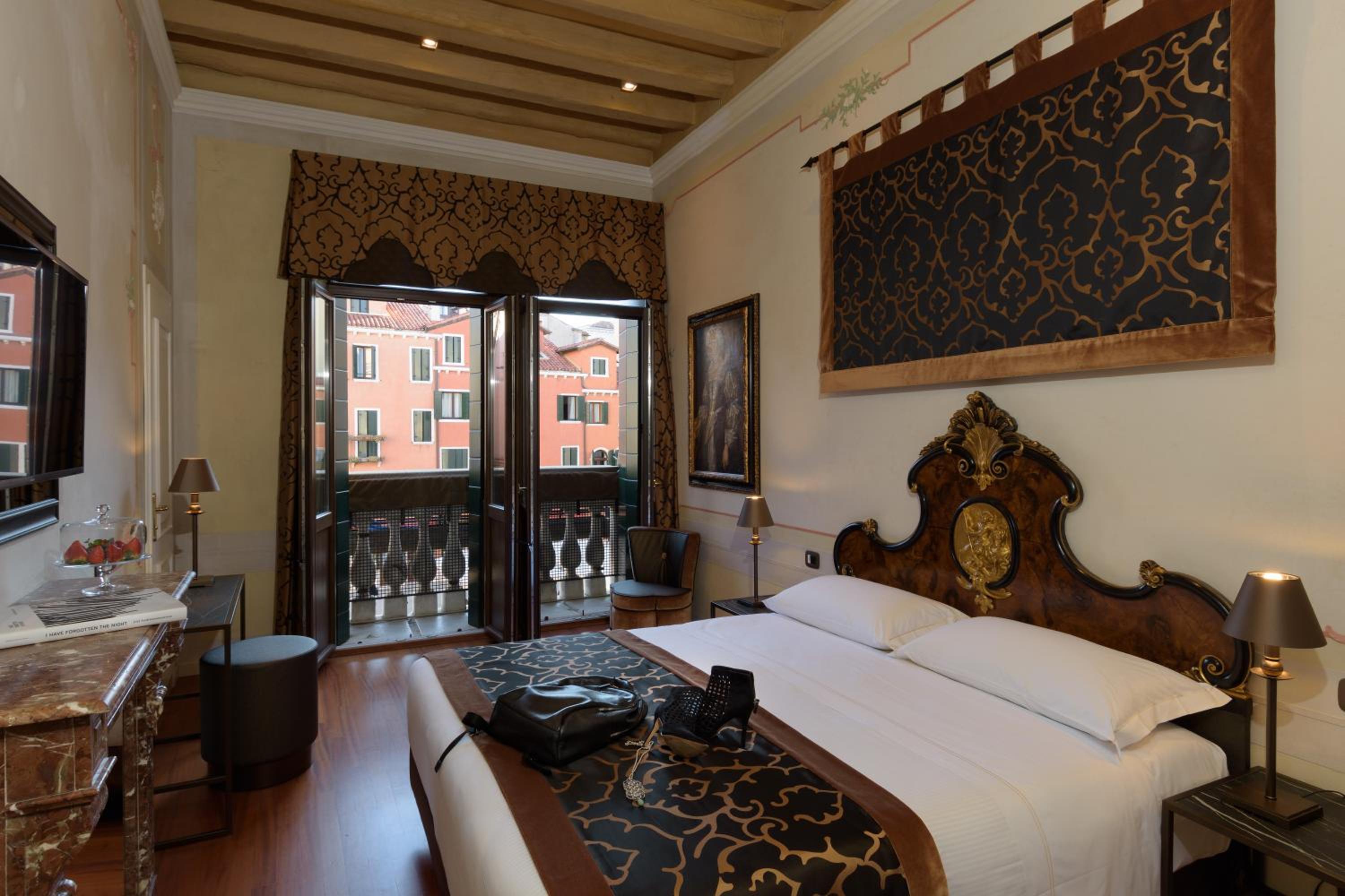 Deluxe Double Room photo 2