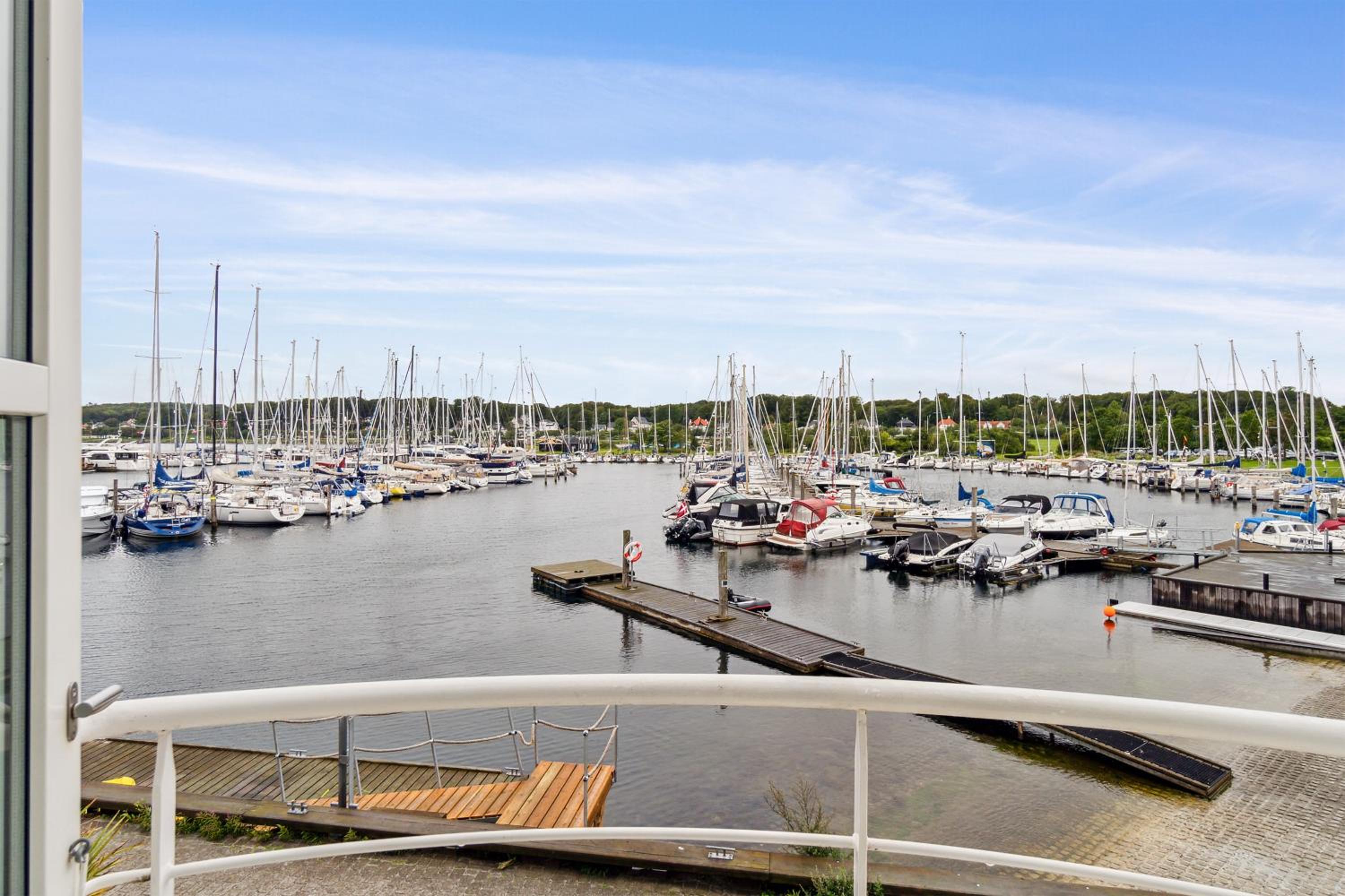 Double Room - Harbour Side, 1st Floor photo 2