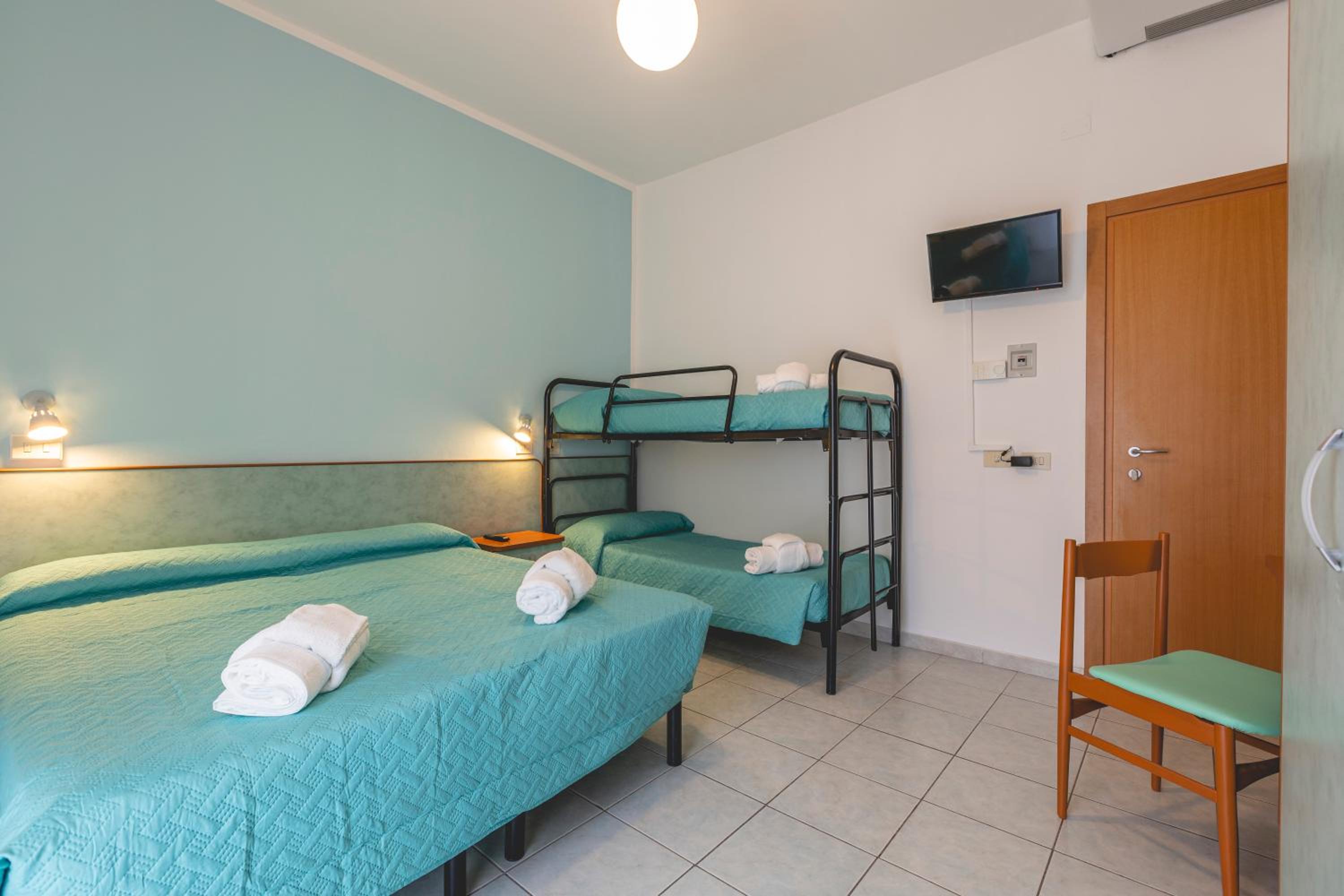 Quadruple Room with Balcony Giulietta photo 1