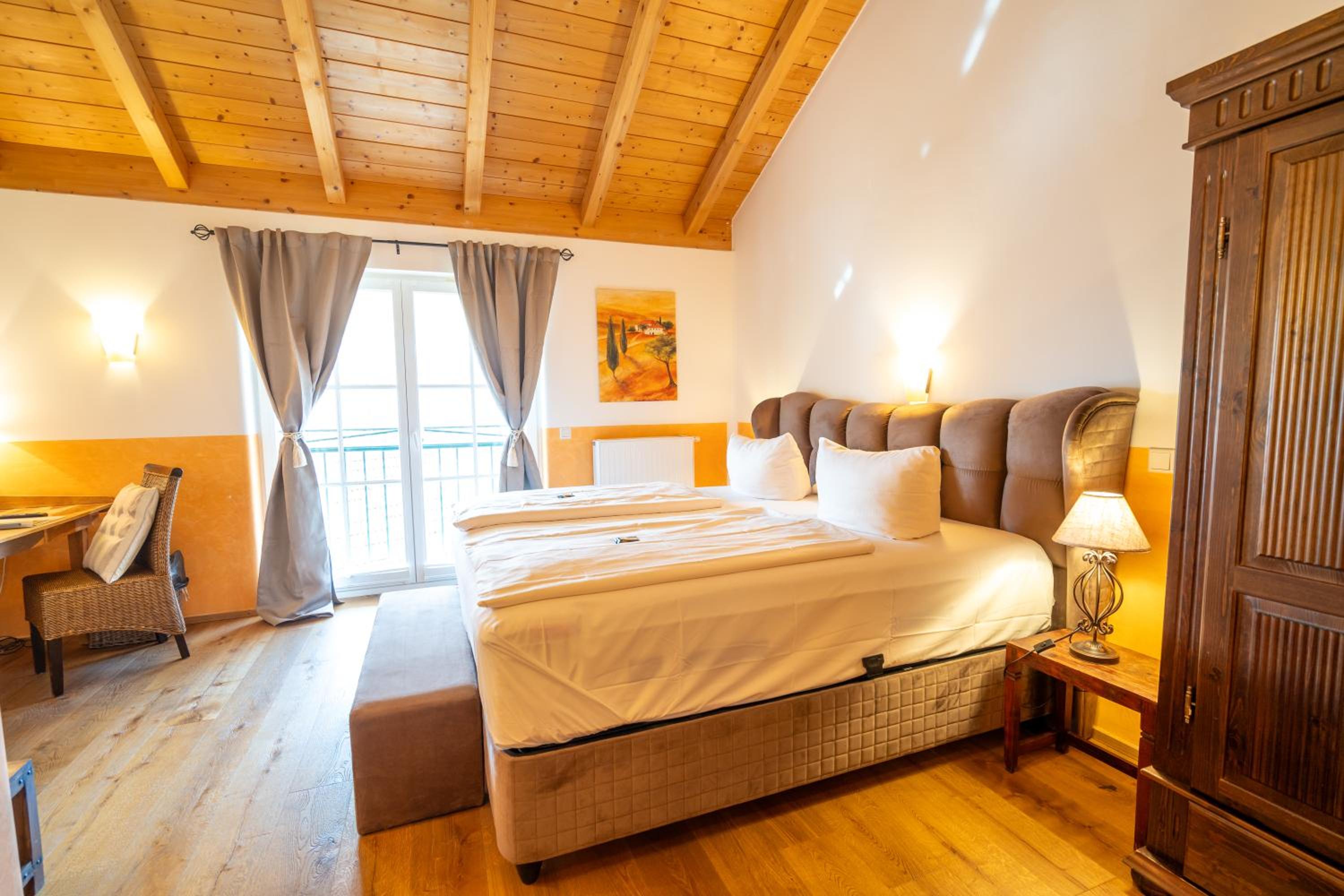 Double Room - Photo 22