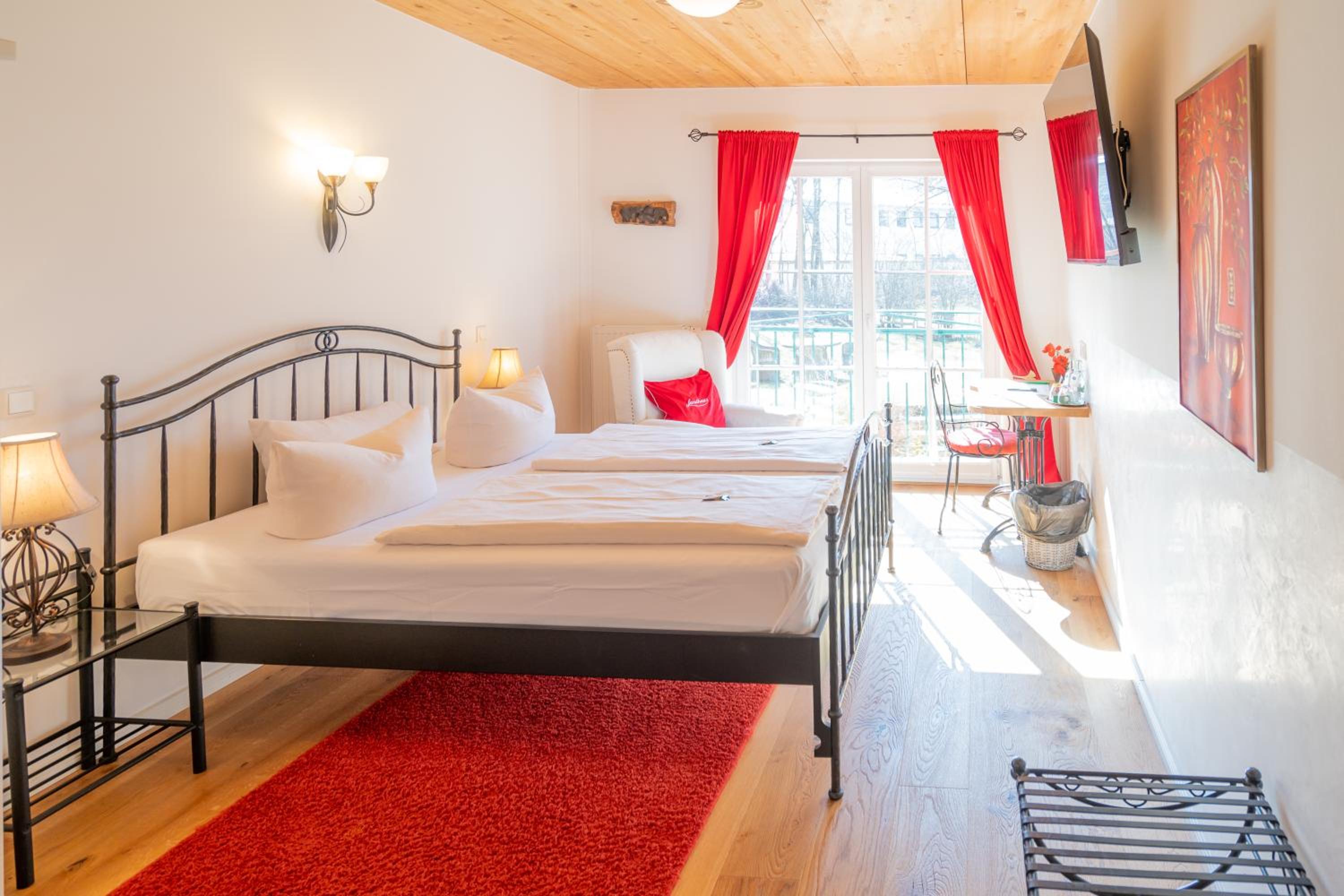 Double Room - Photo 24