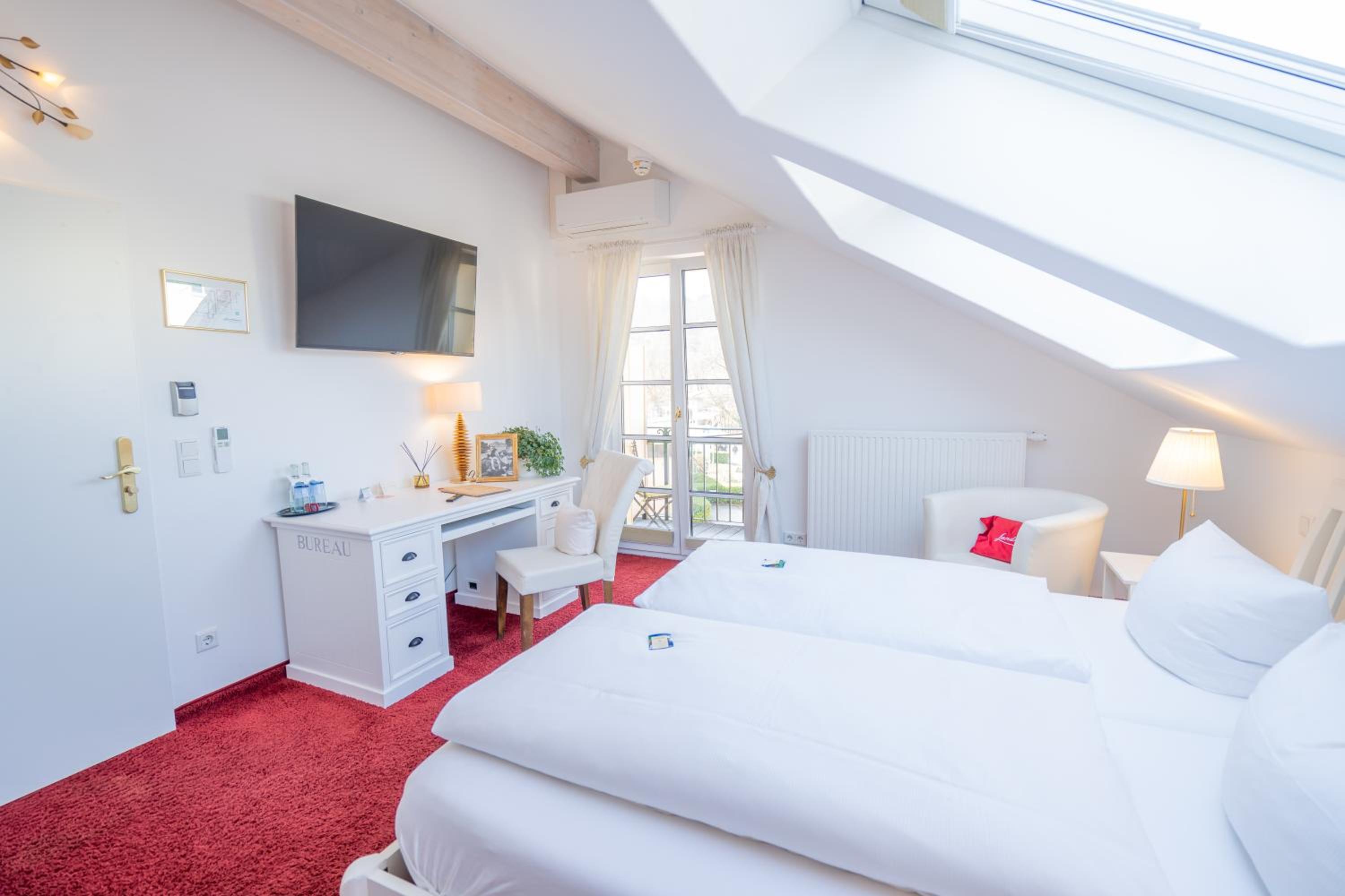 Double Room - Photo 28