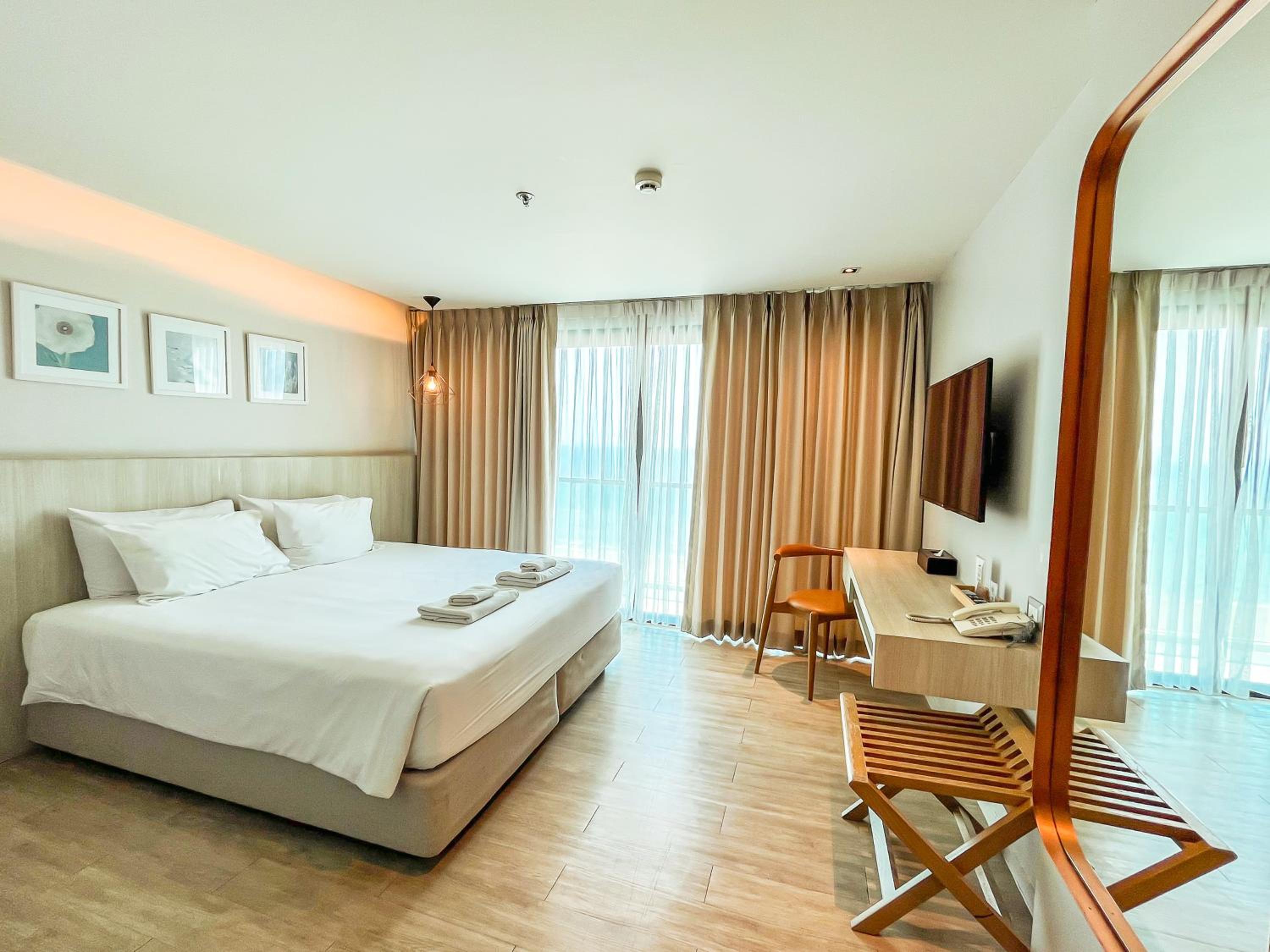 Deluxe Double Room with Sea View