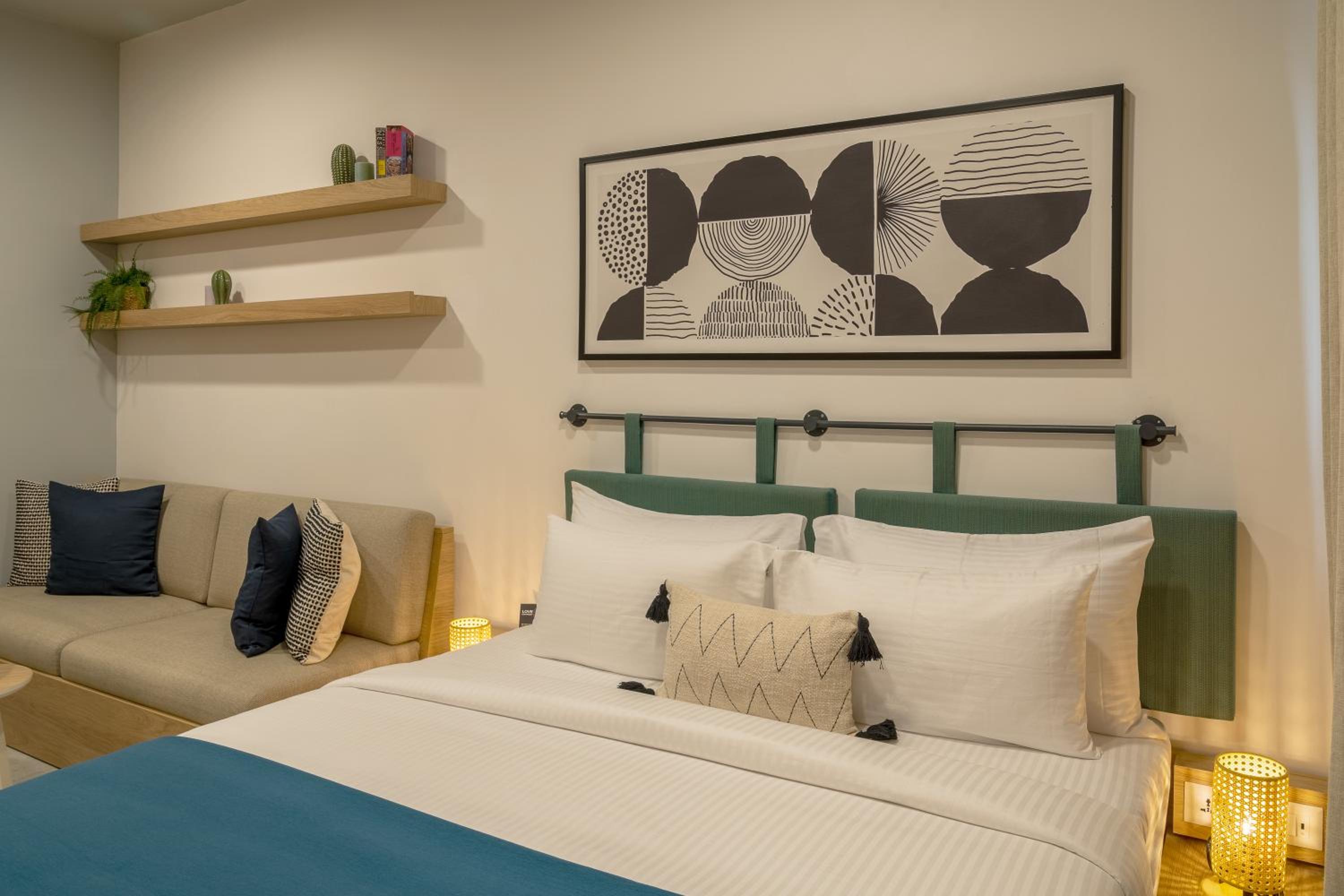Deluxe King Room - Photo 1