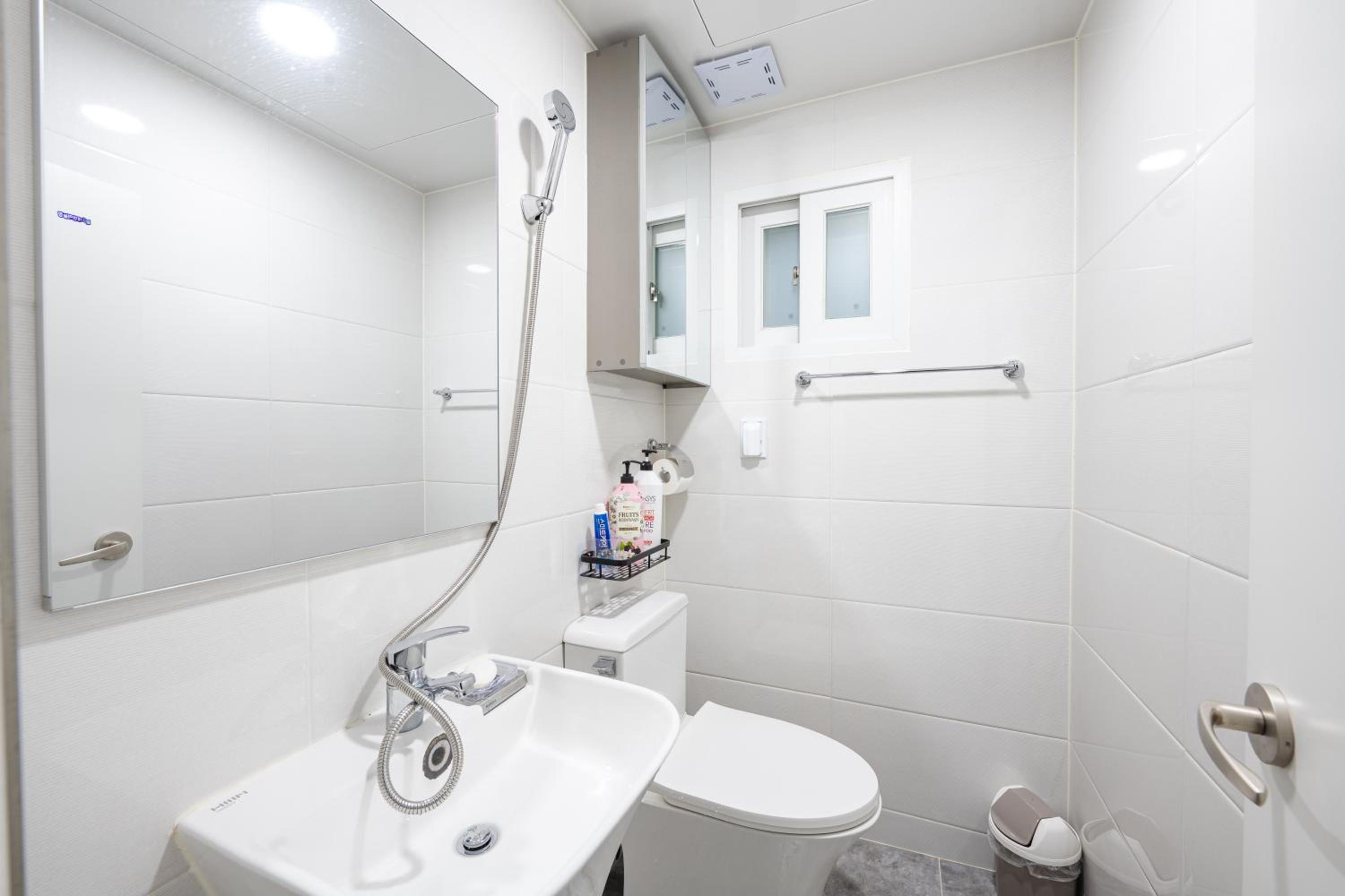 Deluxe Twin Room - Photo 15