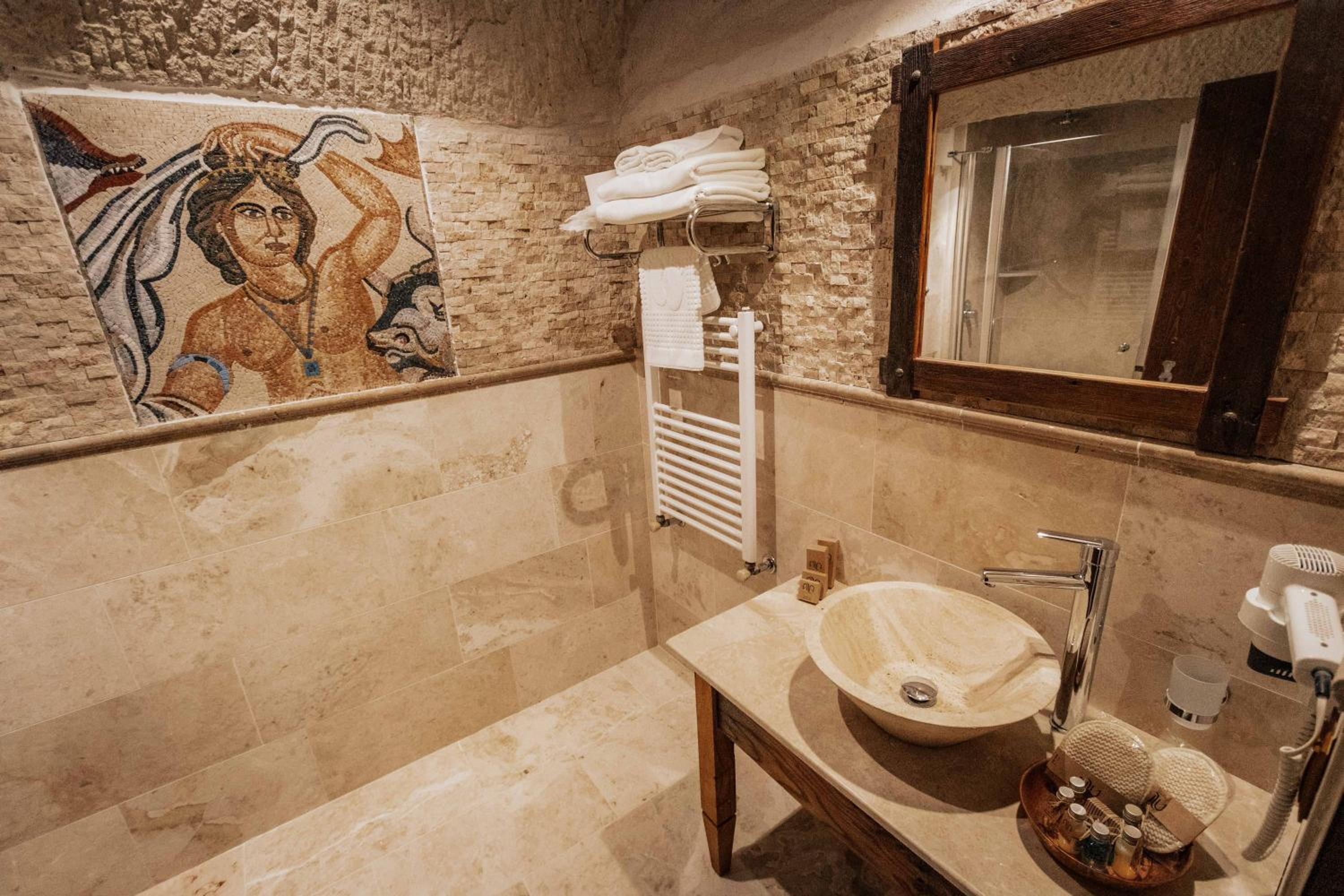 Standard Double Room - Photo 4