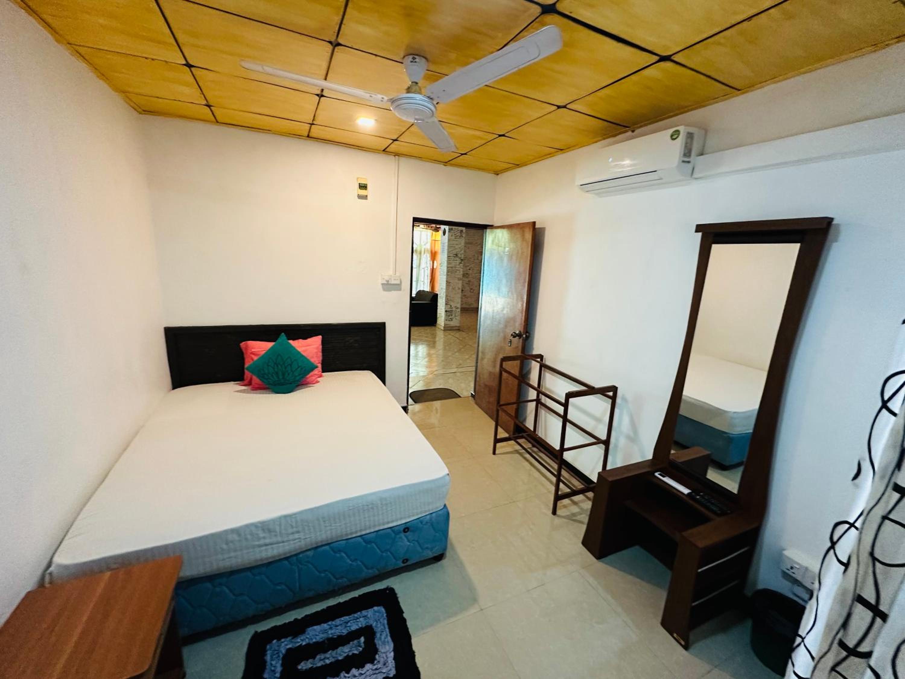 Economy Single Room