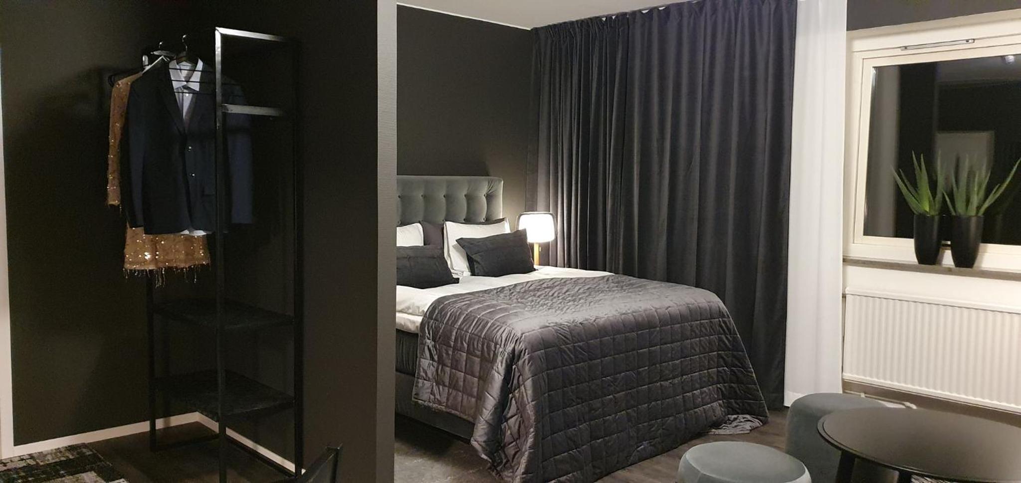 Deluxe Double Room with Shower - Photo 1