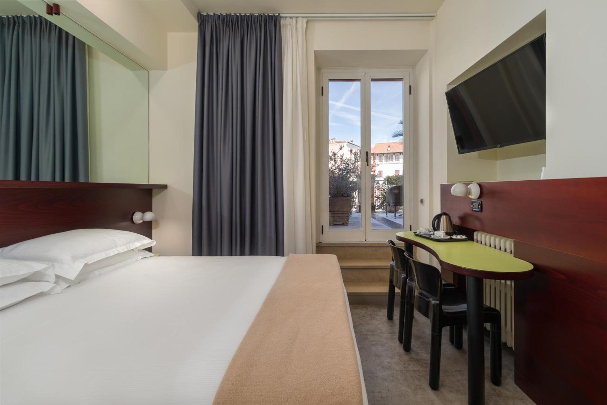 Double Room with Harbor View - Photo 1