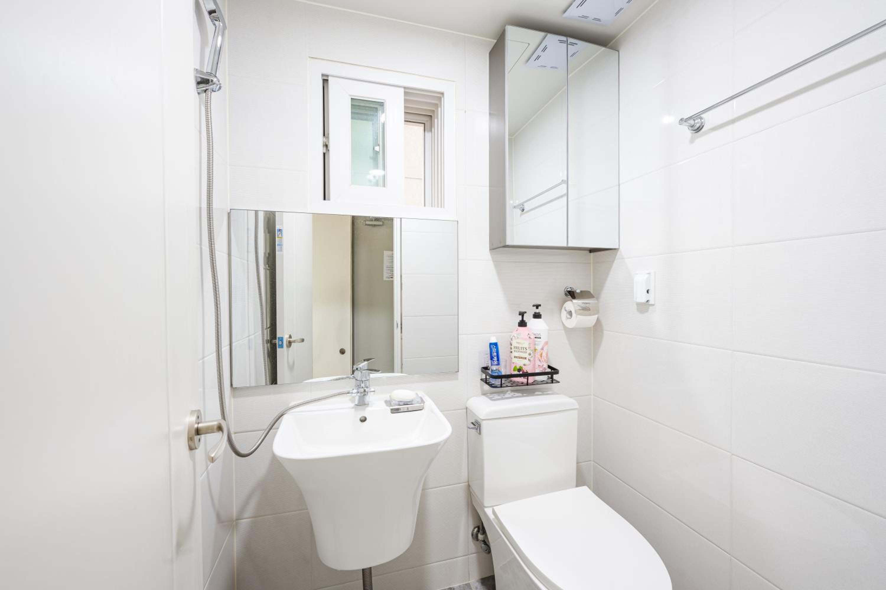 Standard Double Room - Photo 6