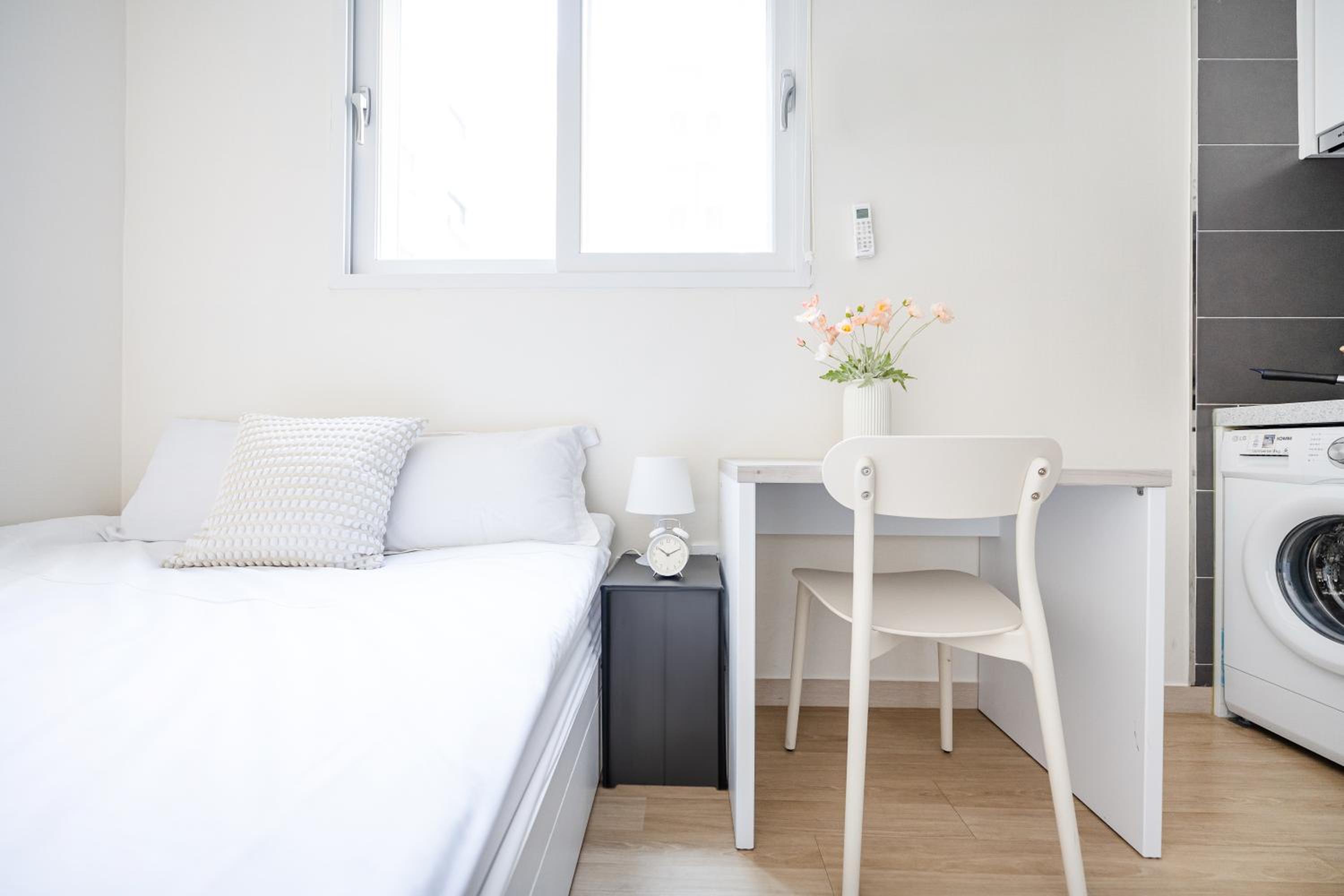 Standard Double Room - Photo 13