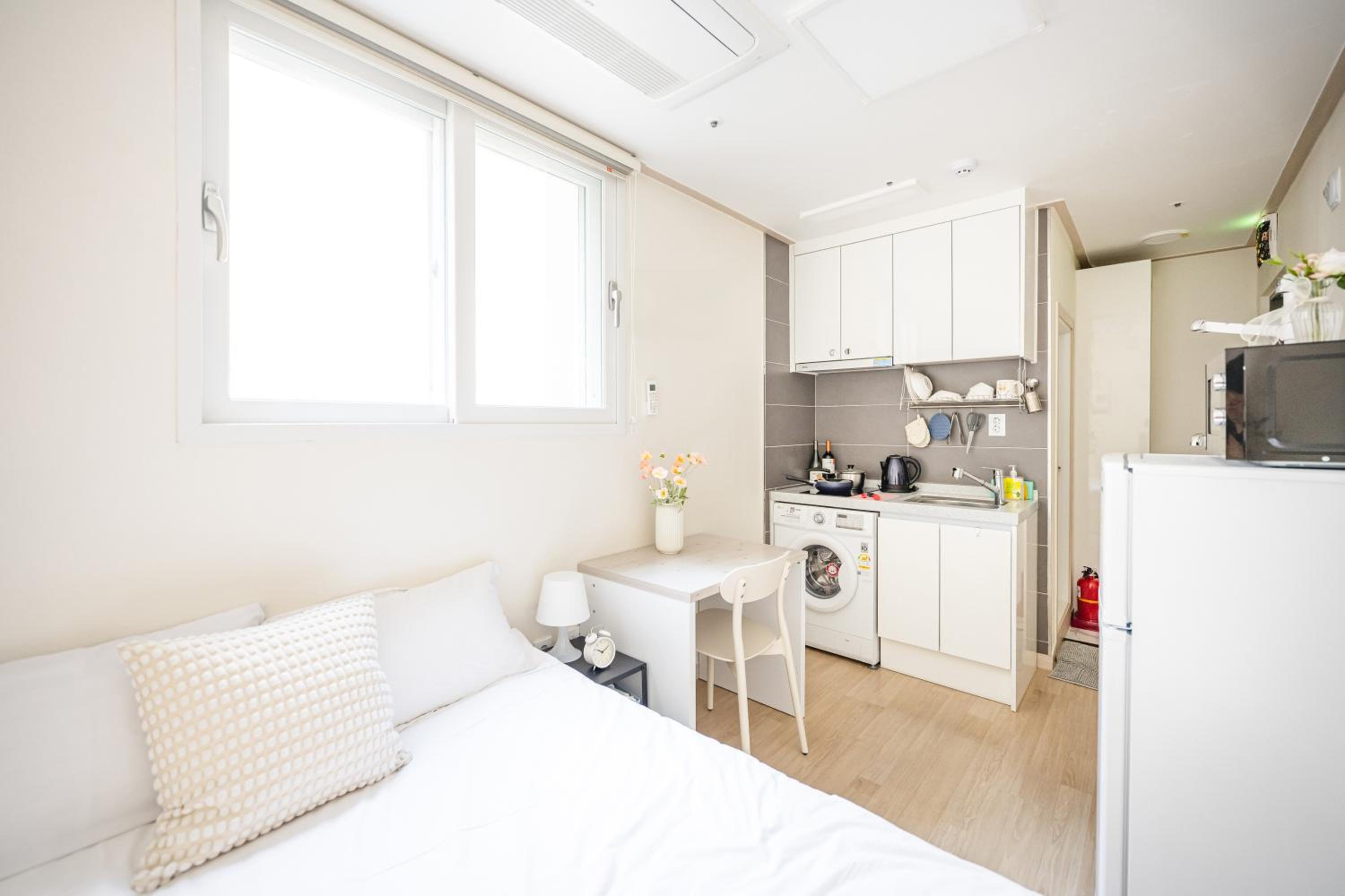Standard Double Room - Photo 11