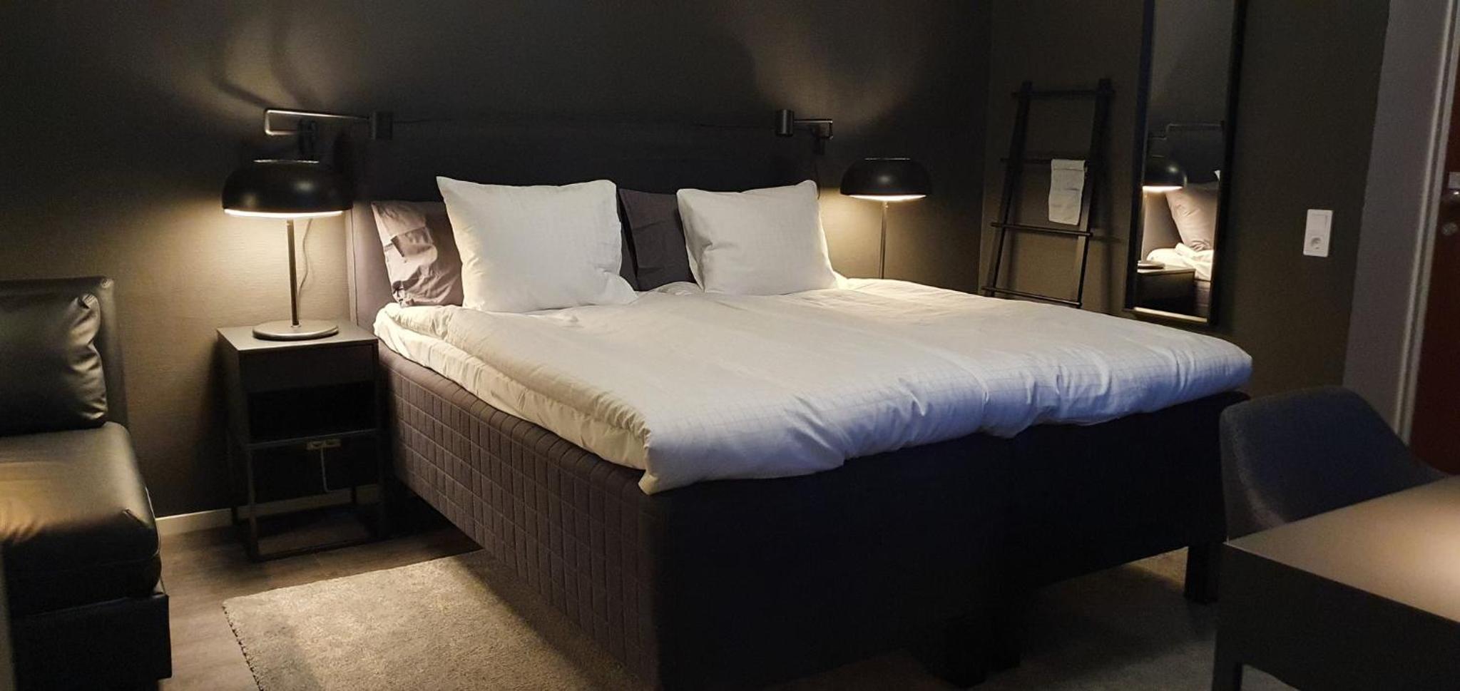 Large Double Room - Photo 1