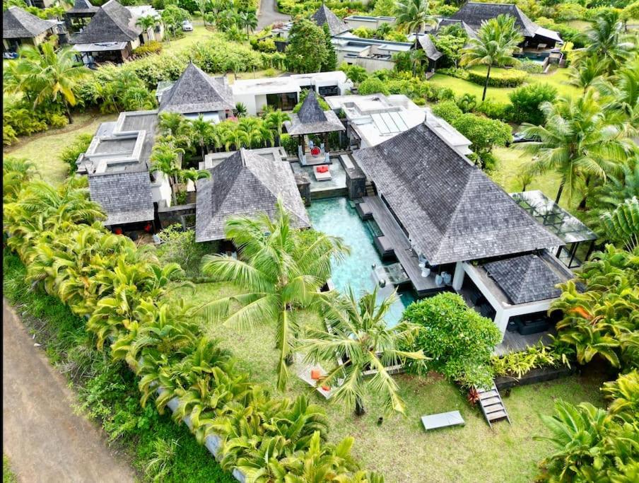 Villa photo 1