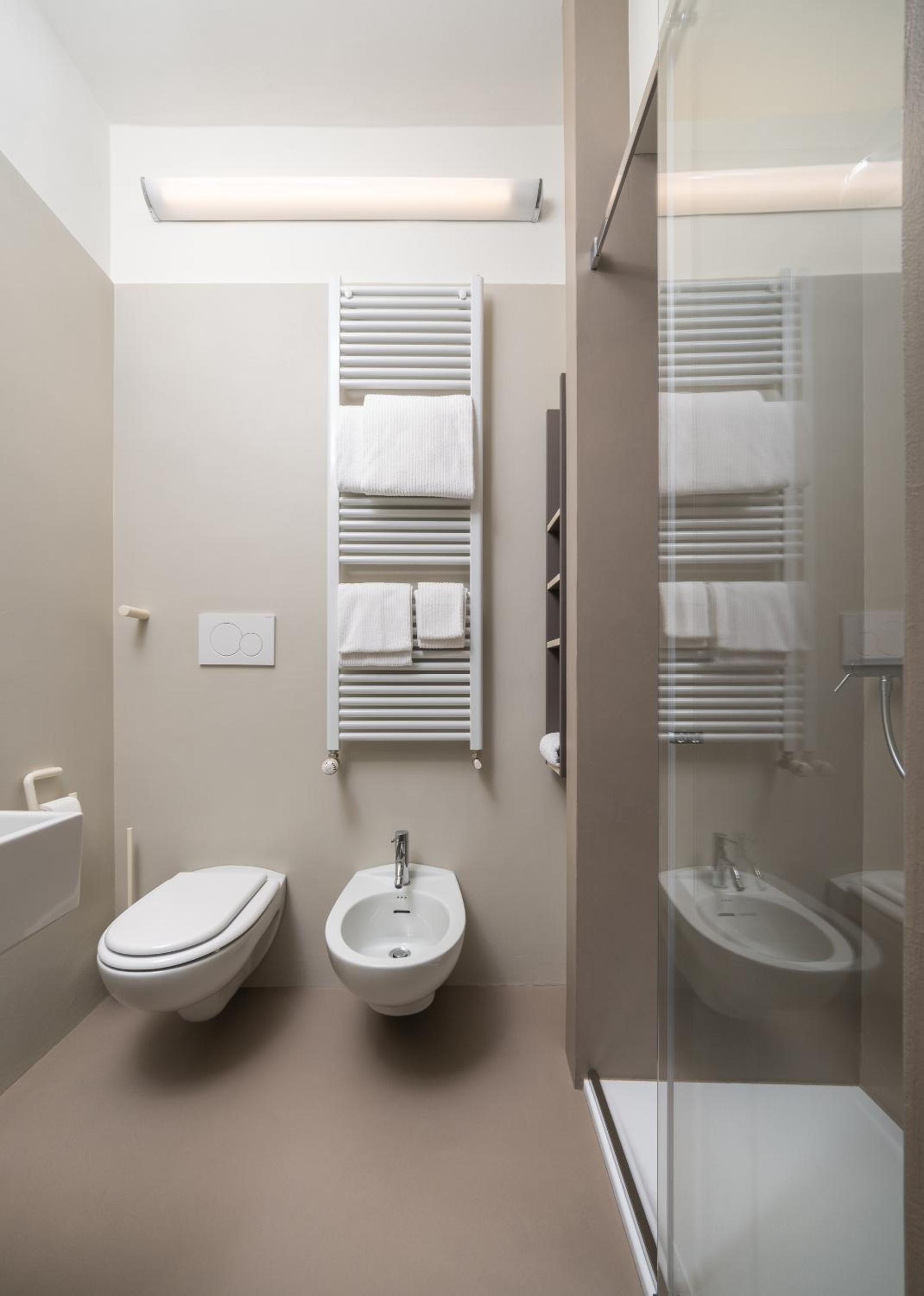 Double Room with Harbor View - Photo 7