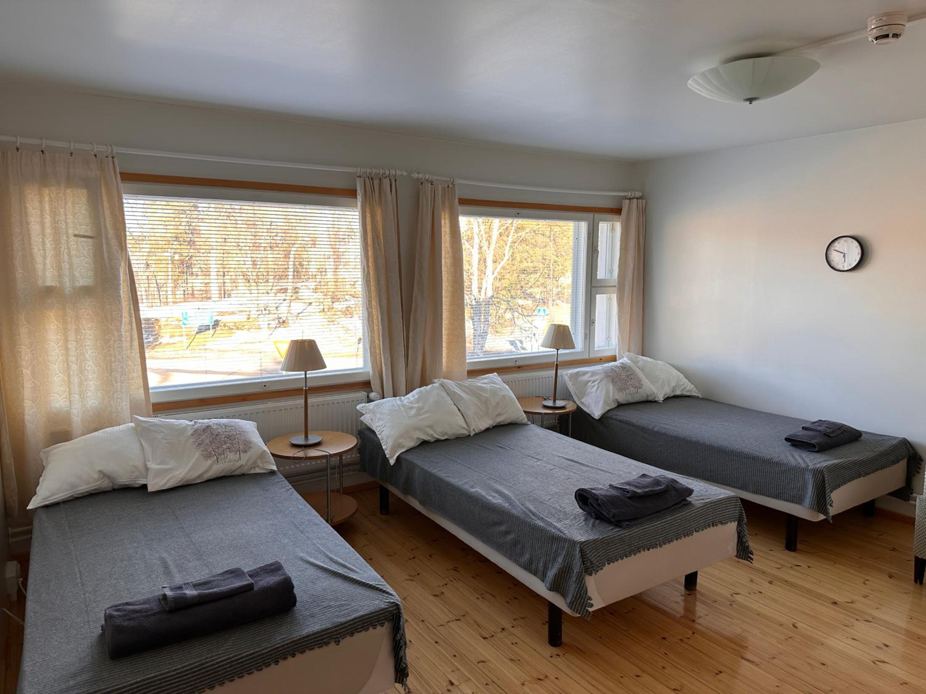 Economy Triple Room with Shared Bathroom photo 1