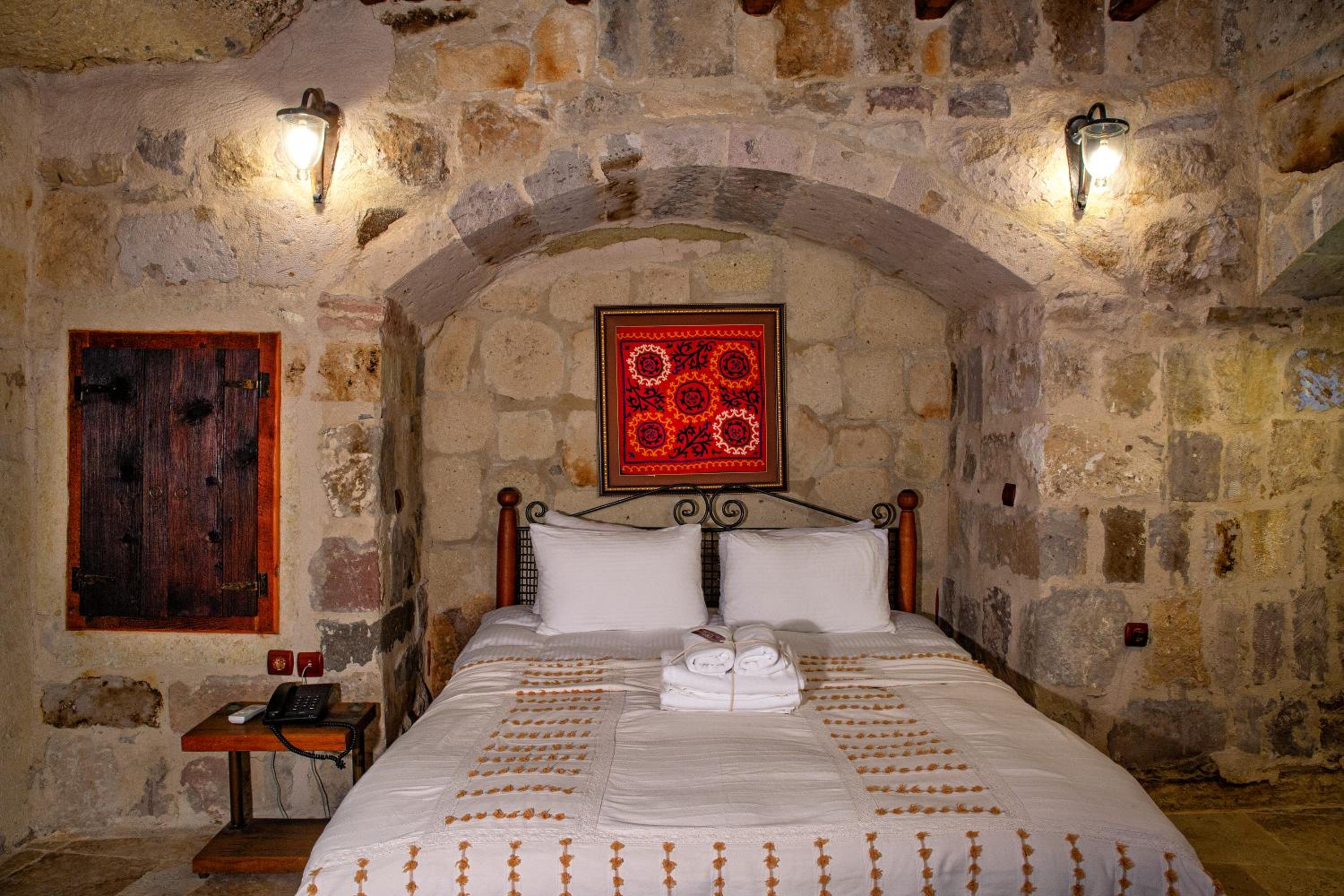 Deluxe Room - Photo 5