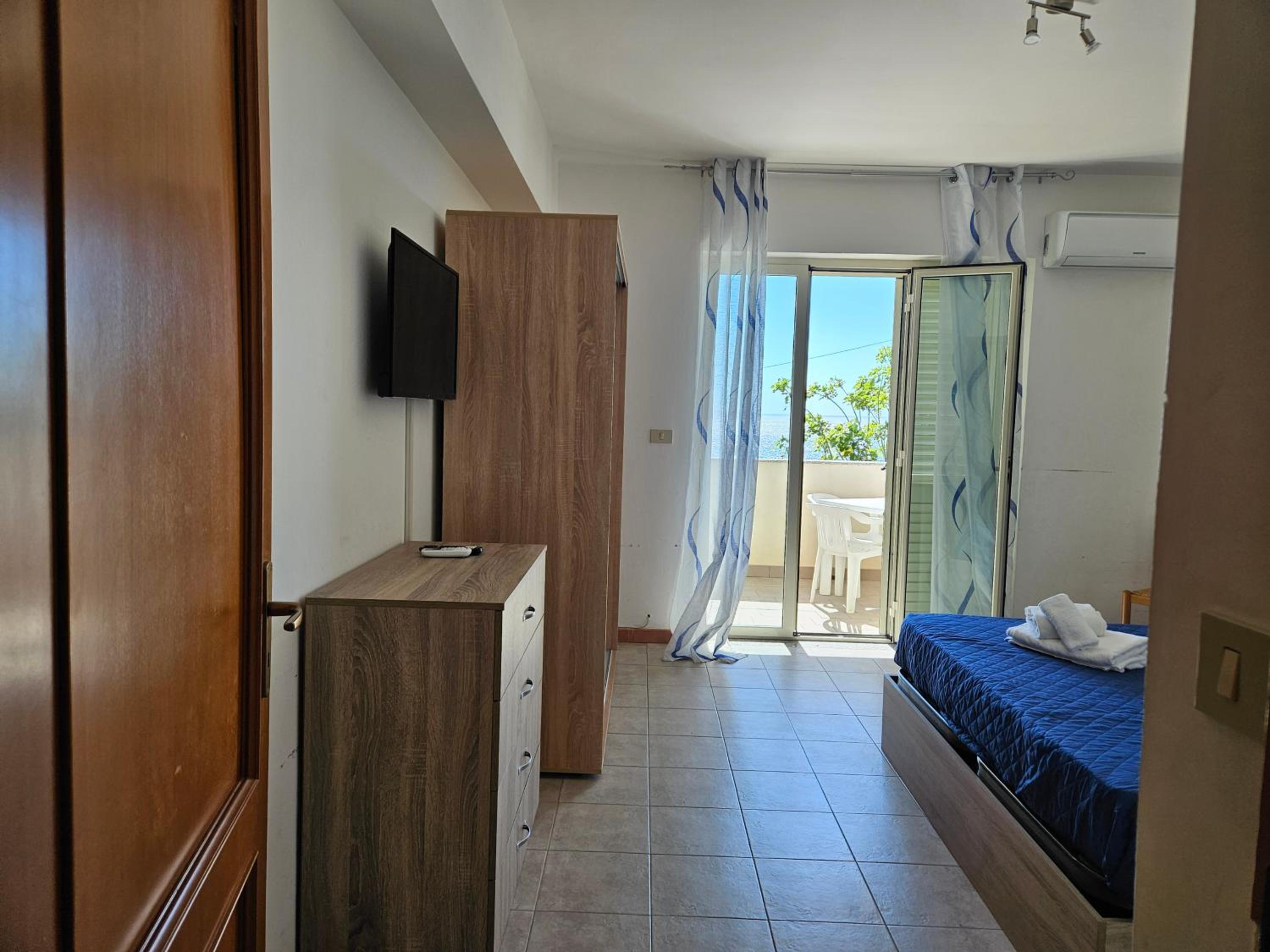 Two-Bedroom Apartment with Sea View photo 3